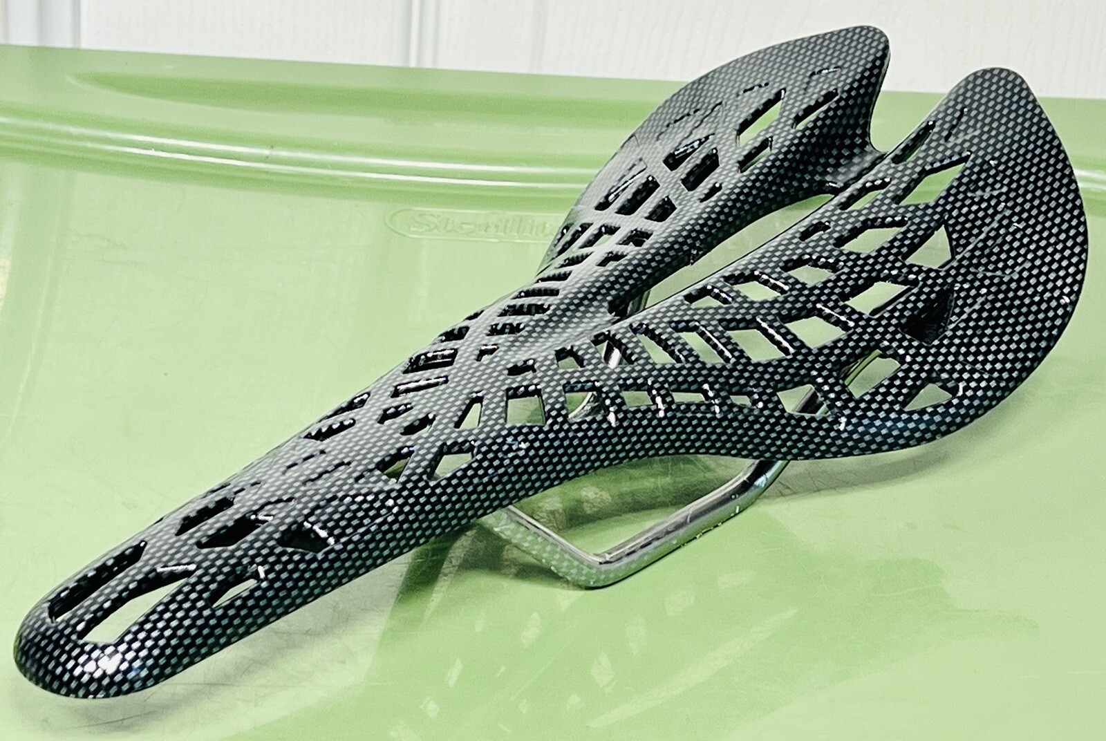 Spyder Pro Design Racing composite ultralight road / MTB Bike Saddle 185 grams