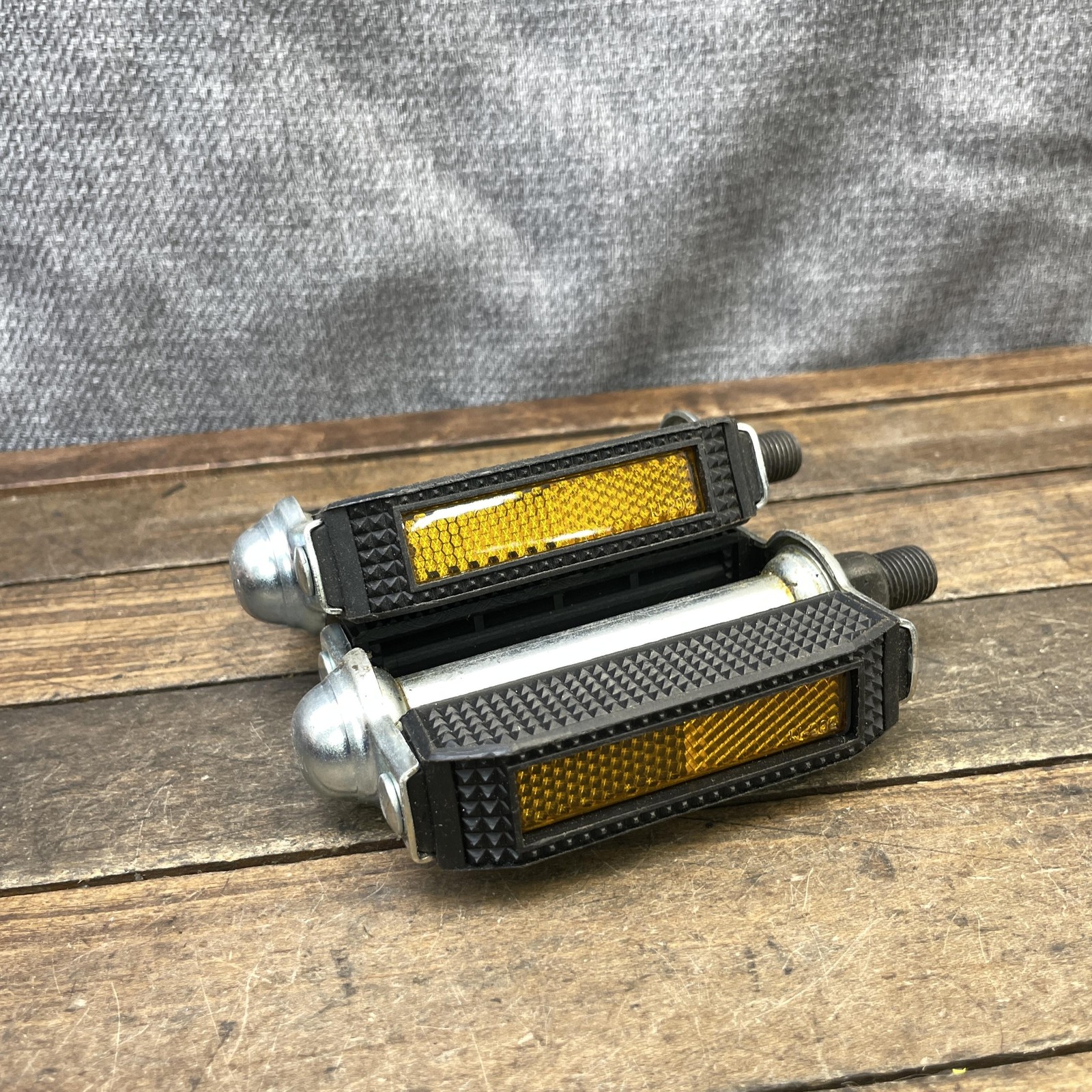 Vintage Bicycle Pedals NOS 1/2″ Axle Block Pair Reflectors Cruiser Muscle 461