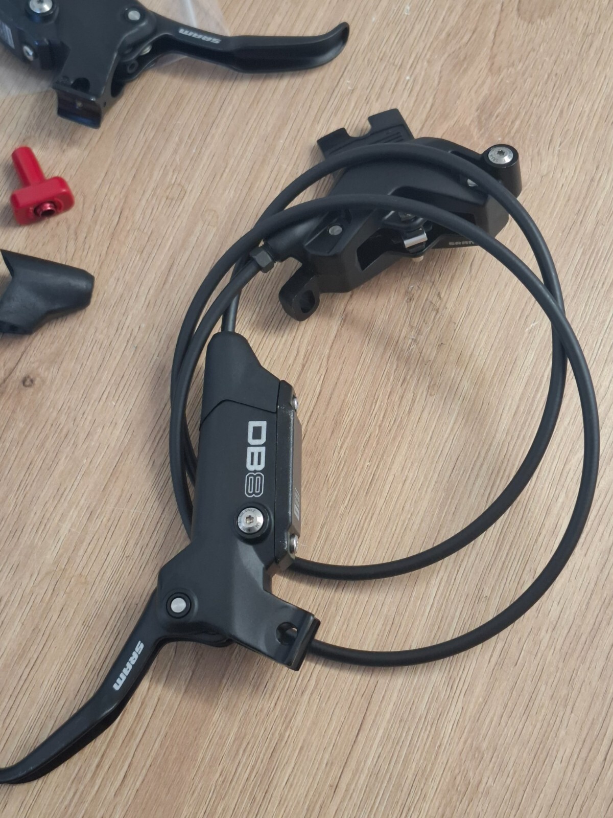 SRAM DB8 Hydraulic Disc Brakes – 4-Piston – Front & Rear – 90/200 cm Set, new