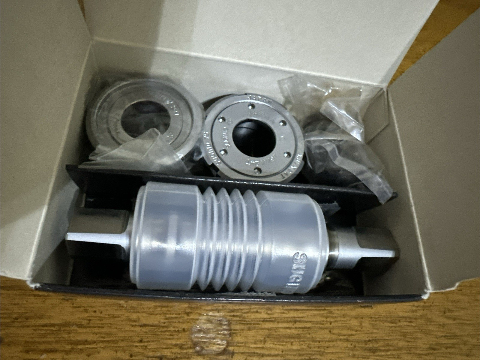 Sugino 75 Track 68x109mm English Bottom Bracket Set: with Cups Boxed BB-SG75