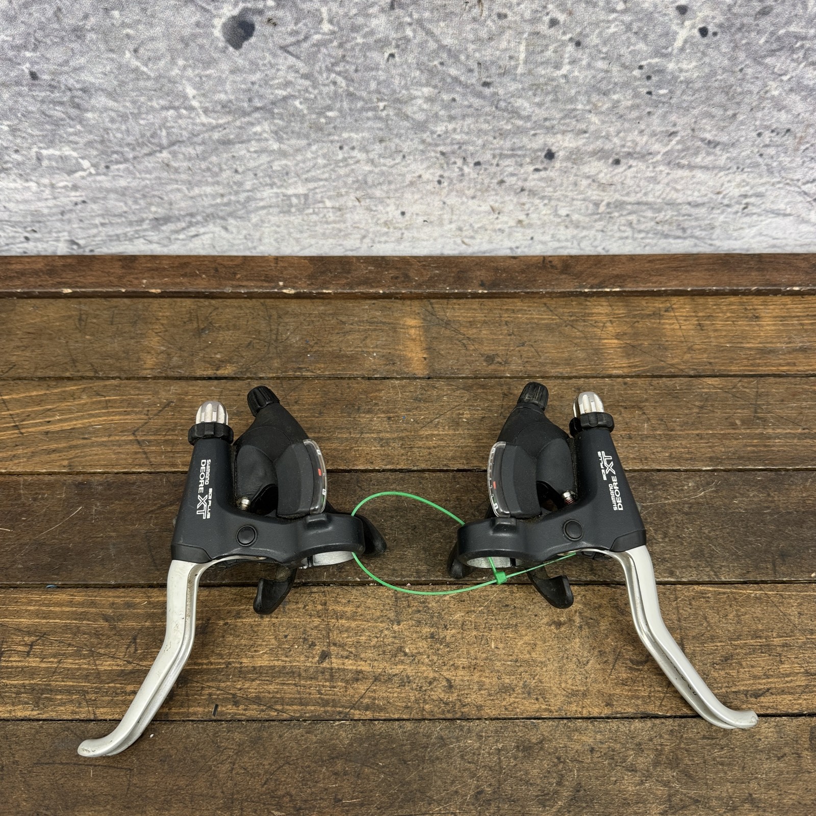 Vintage Shimano Deore XT ST-M737 3×8 Shifters Brake Lever Set Cracked Indicators