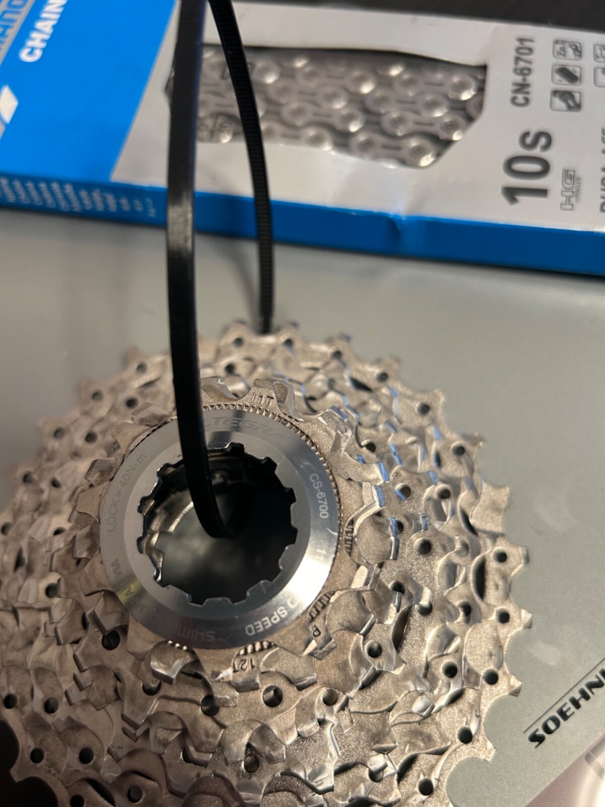 Shimano Ultegra CS-6700 10s 11-28T Road Bike Cassette+ NEW SH Chain CN-6701