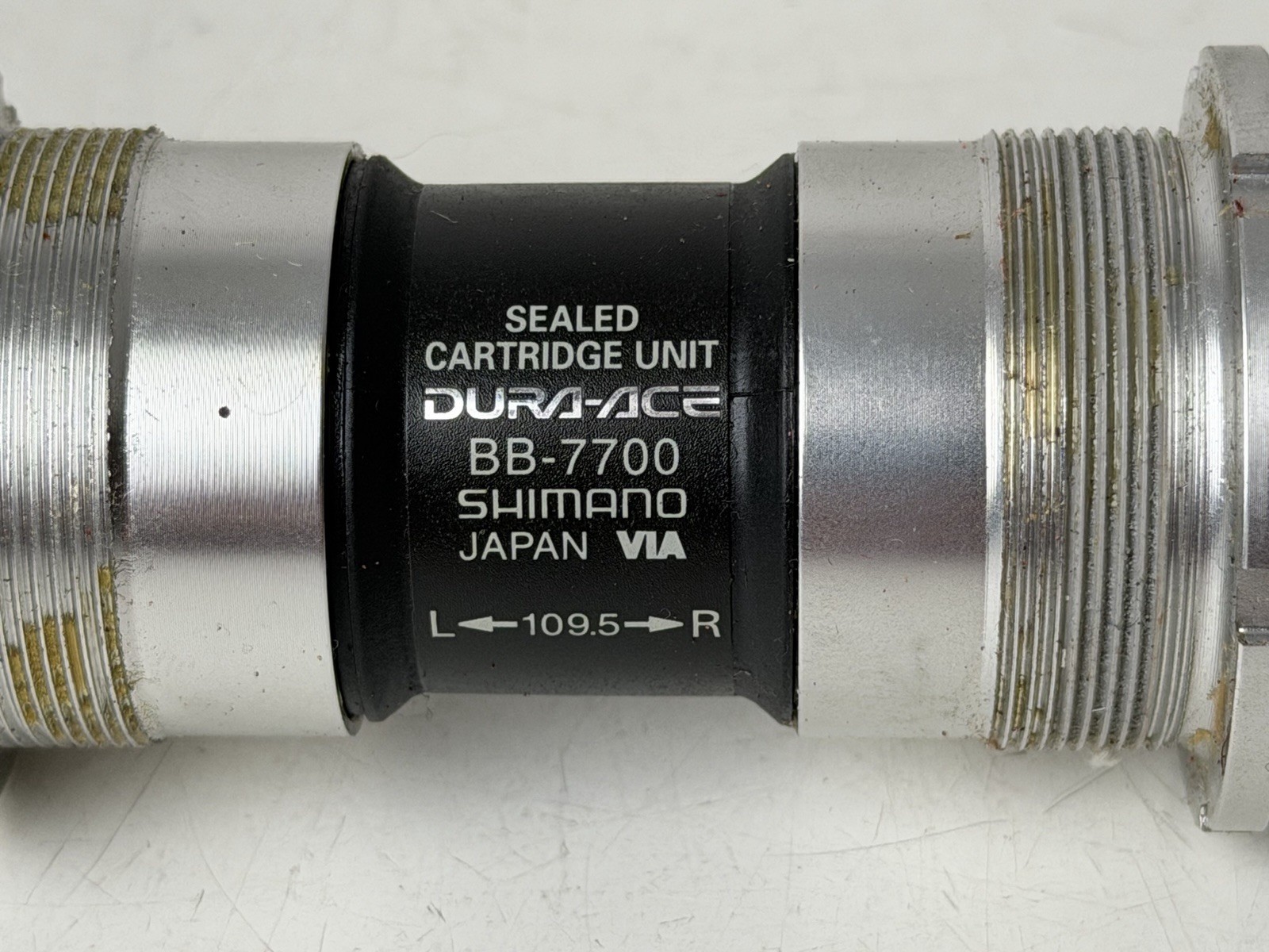 Shimano Dura Ace Model BB-7700 Sealed Cartridge Unit Japan 109.5