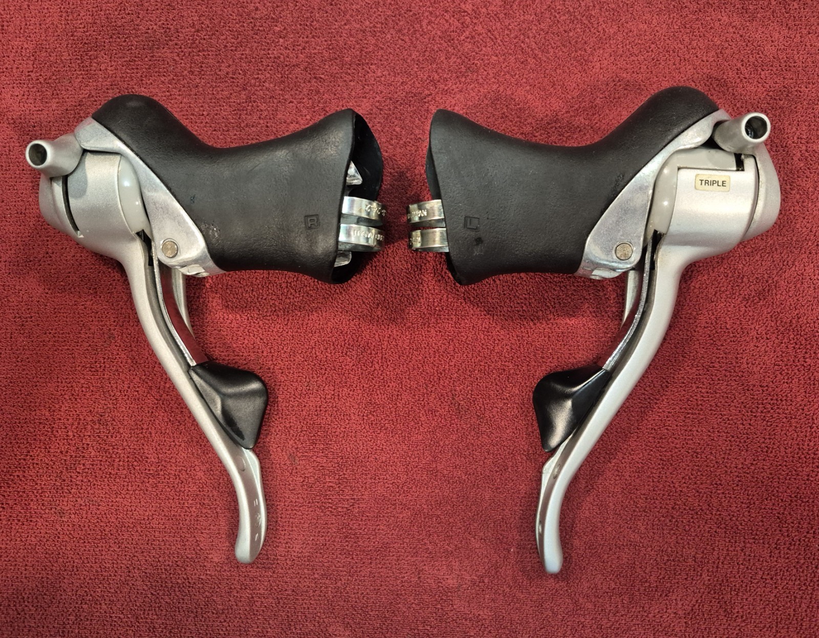 Shimano 105 ST-1055 3 x 8-Speed Dual Control STI Road Brake Lever / Shifter Set