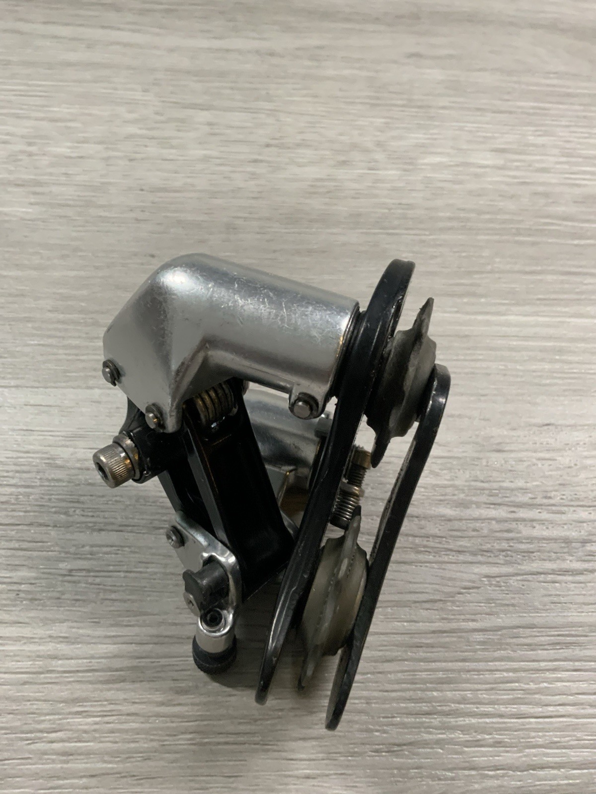 MAVIC SHORT CAGE REAR DERAILLEUR WITH MAVIC WHEELS MODEL 840