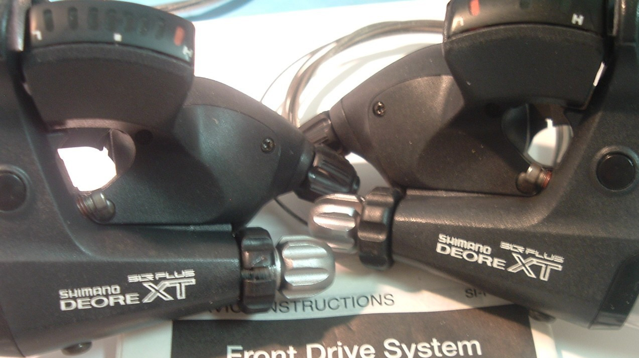 Shimano Deore XT 3×8-Spd ST-M738 Shifters/Brake Levers MTB NEW/NOS- RF+ STI