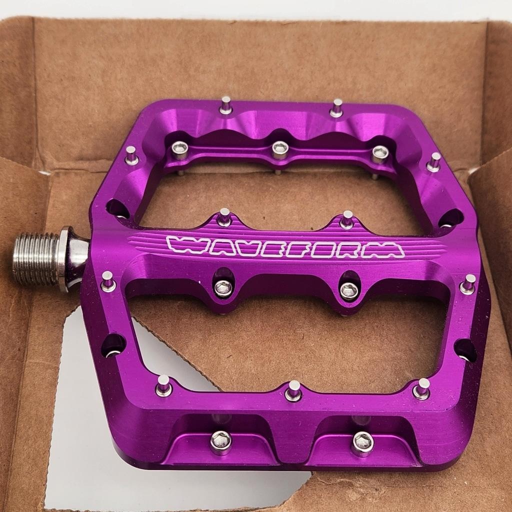 Wolf Tooth Waveform Aluminum Purple Platform Pedal MTB BMX 9/16″ OPEN PACKAGE