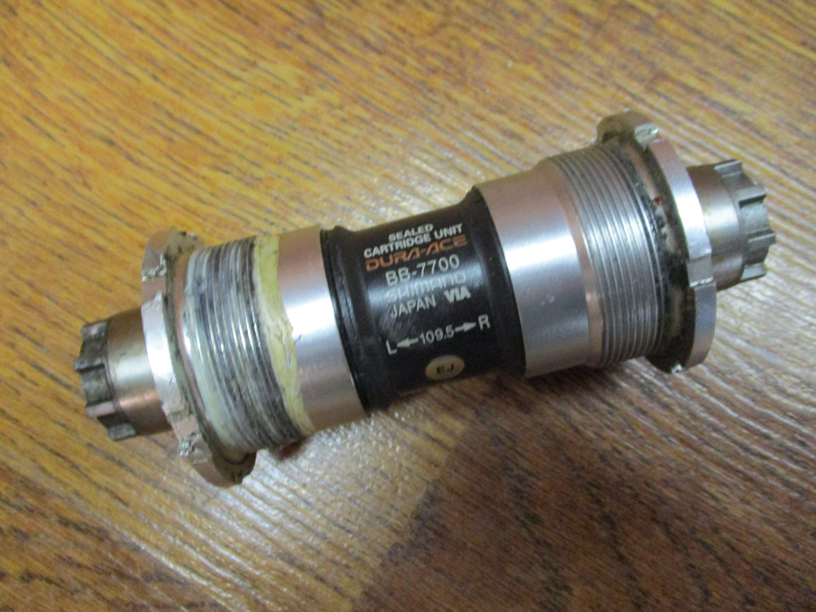SHIMANO DURA ACE BB-7700 ENGLISH THREAD 1.37×24 68×109.5 OCTALINK BOTTOM BRACKET
