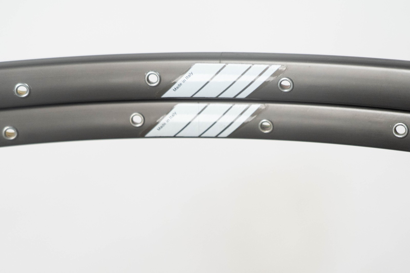 NOS CAMPAGNOLO OMEGA STRADA HARDOX XL TUBULAR RIMS 28″ 700c 32H VINTAGE ROAD