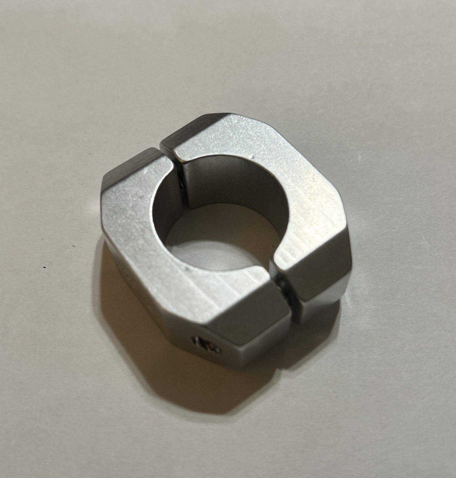 BMX / NOS – TNT BICYCLES SEAT CLAMP (25.4mm / 1 INCH) – SILVER (raw)