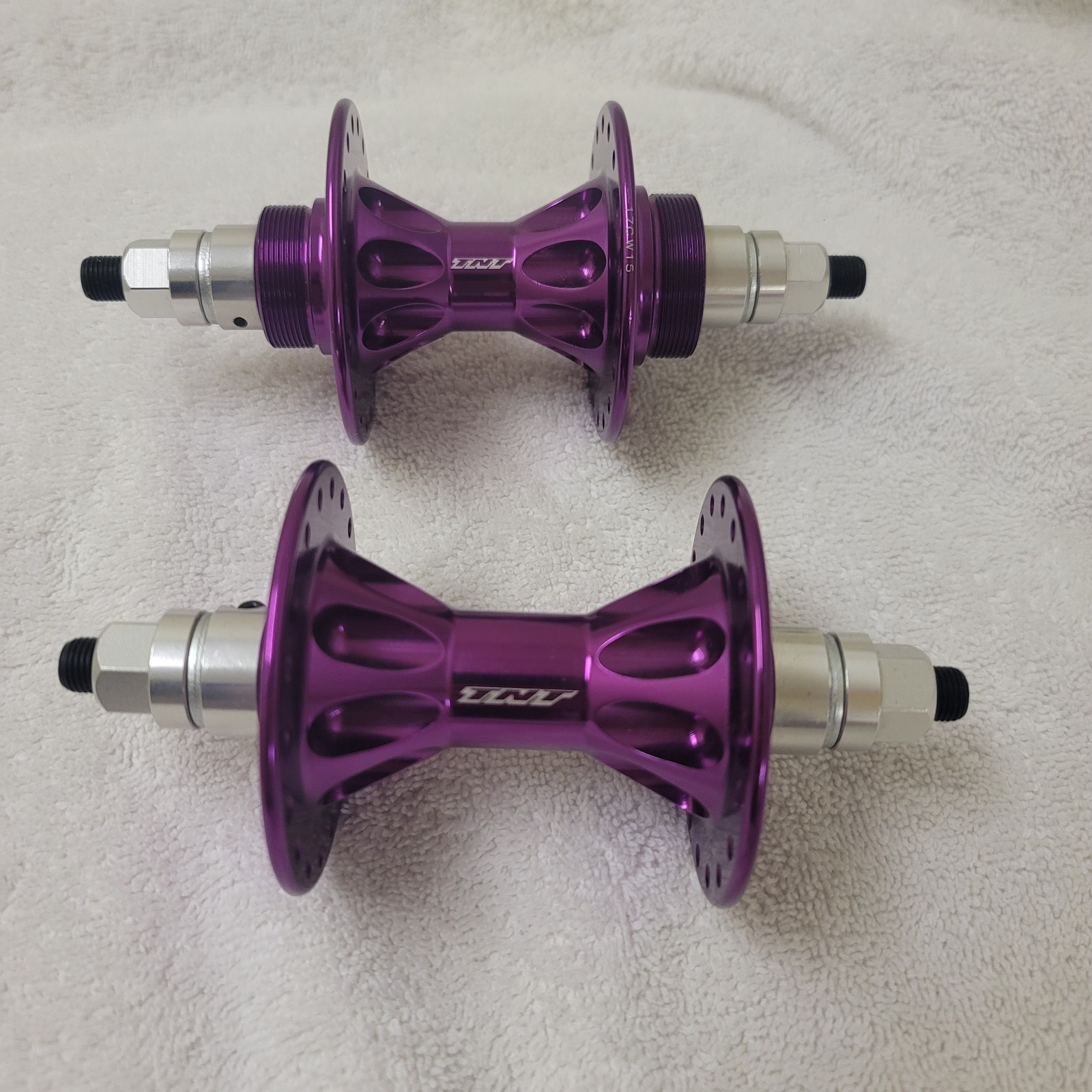 TNT Revolver High Flange 36H BMX Hubs 3/8″ Axle Sealed Cartridge Bearing New NOS