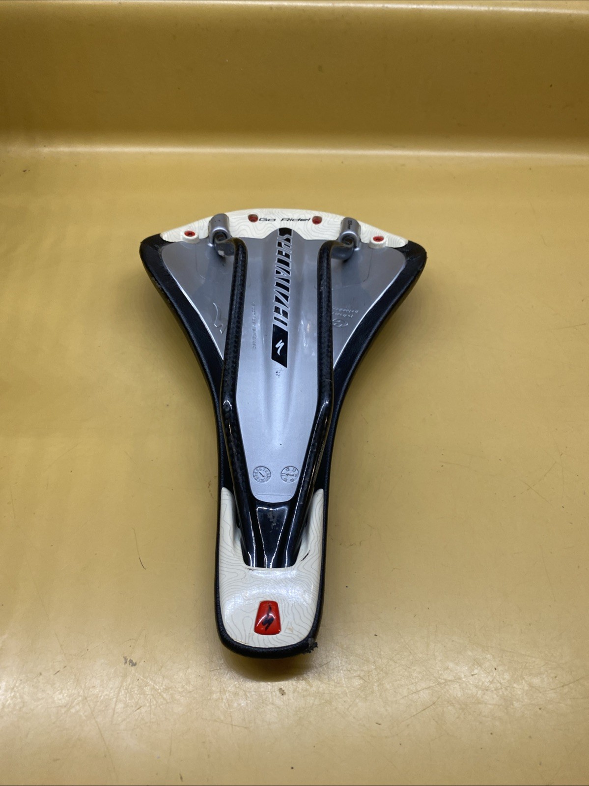 Black Specialized Henge Pro Carbon Body Geometry 260m X 159mm Carbon Rail Saddle