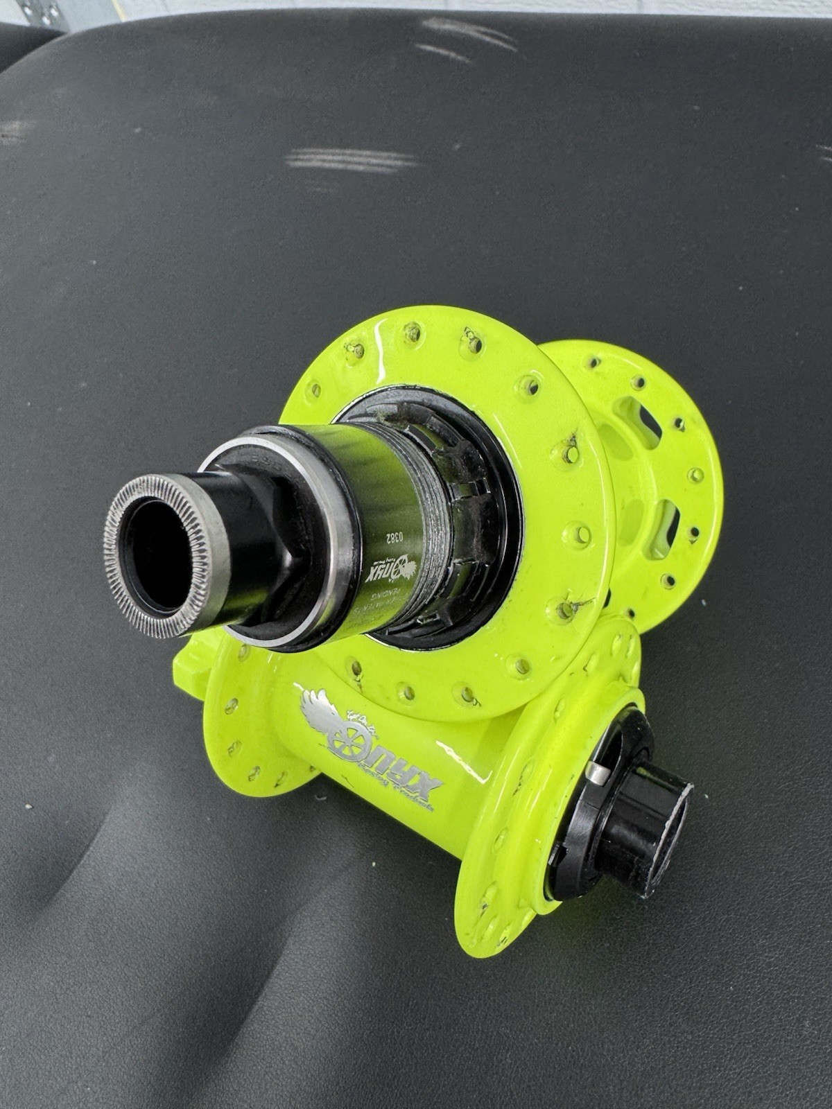 Onyx MTB Hubs: XD, 15x110mm, 12x148mm, 32 Hole, 6-Bolt Disc, Fluorescent Yellow