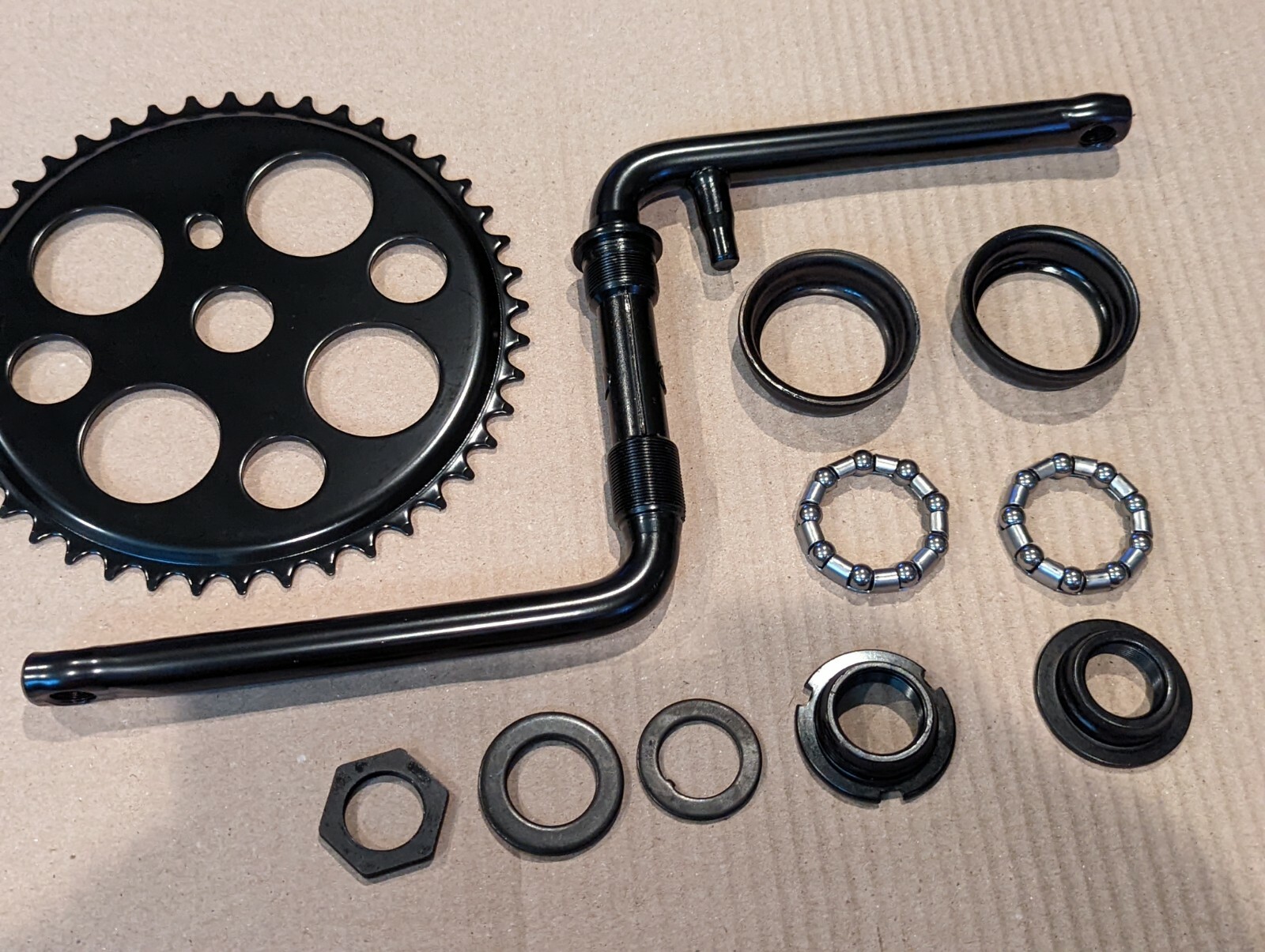 BLACK LUCKY 7 BICYCLE SPROCKET 44 T, BLK CRANKS 6 &1/2″,& BOTTOM BEARING