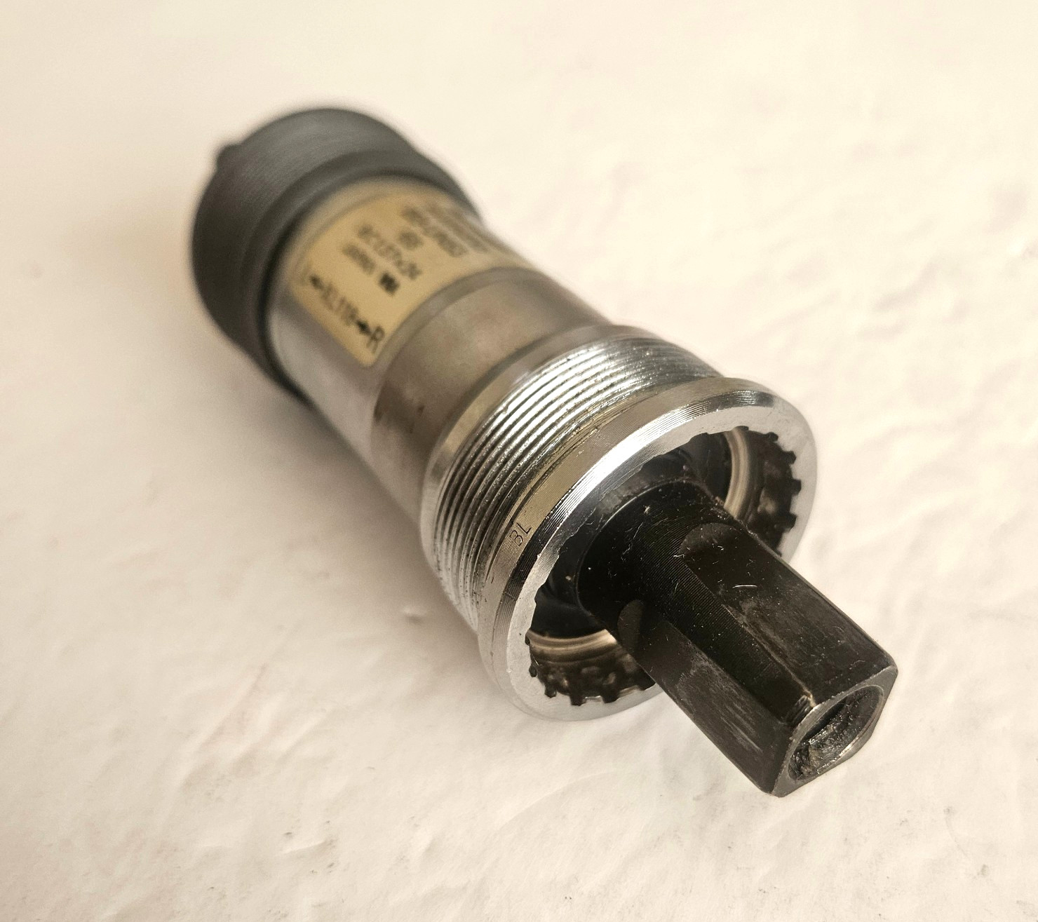 SHIMANO Square Taper Bottom Bracket, BB53, 118mm–Triple, English Threads, Mint