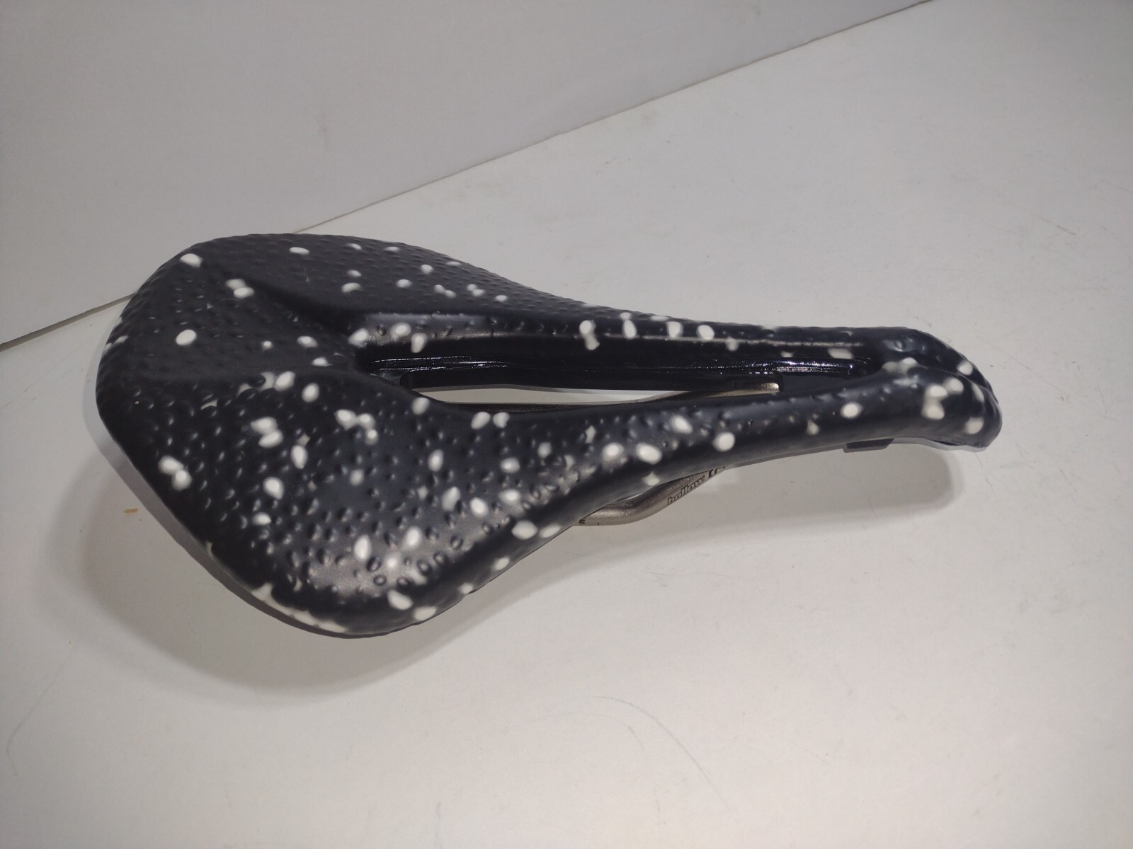 Promend bicycle saddle high density foam padding 248mm x 148mm Black/White