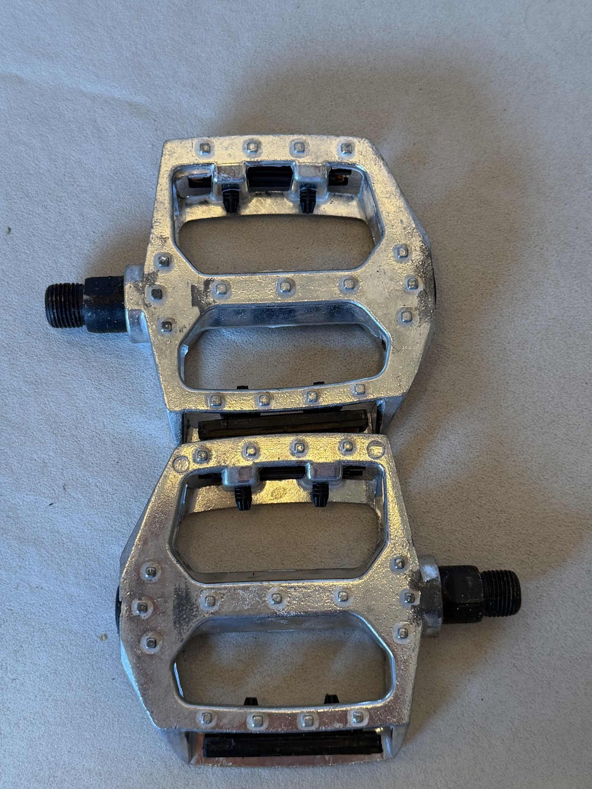 9/16″ BMX Pedals Silver UNBRANDED NEW Aluminum Metal with Reflectors