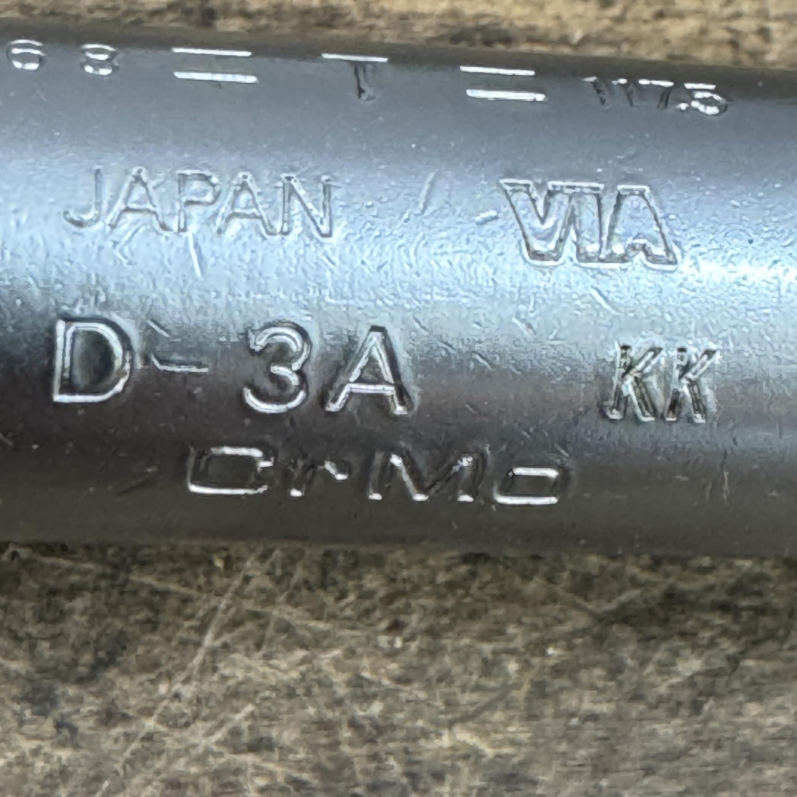 Vintage Shimano Deore Bottom Bracket 68mm 1.37×24 BSA JIS Square Taper Japan