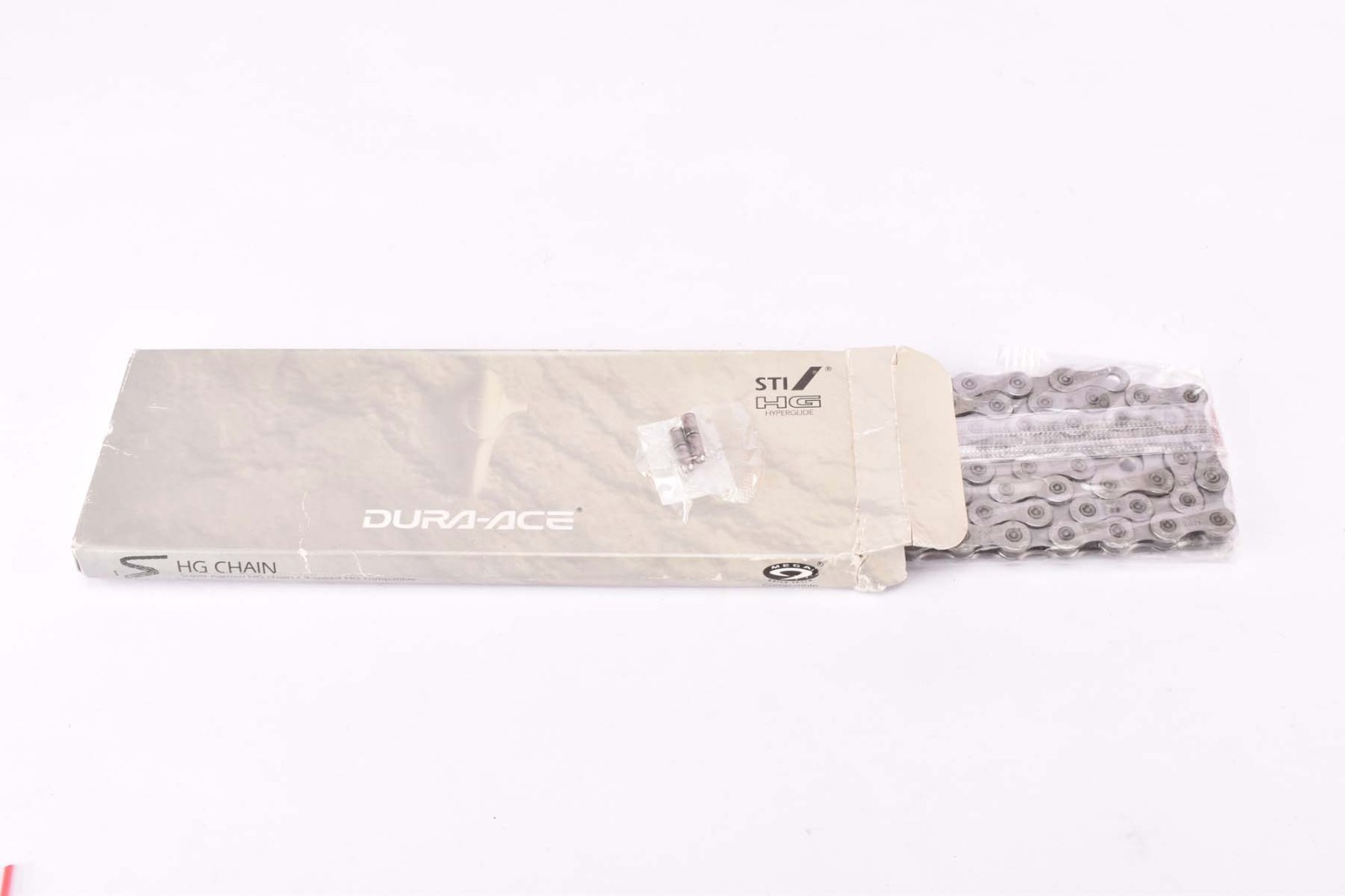NOS/NIB Shimano Dura-Ace #CN-7701 9-speed Hyperglide Chain with 118 links