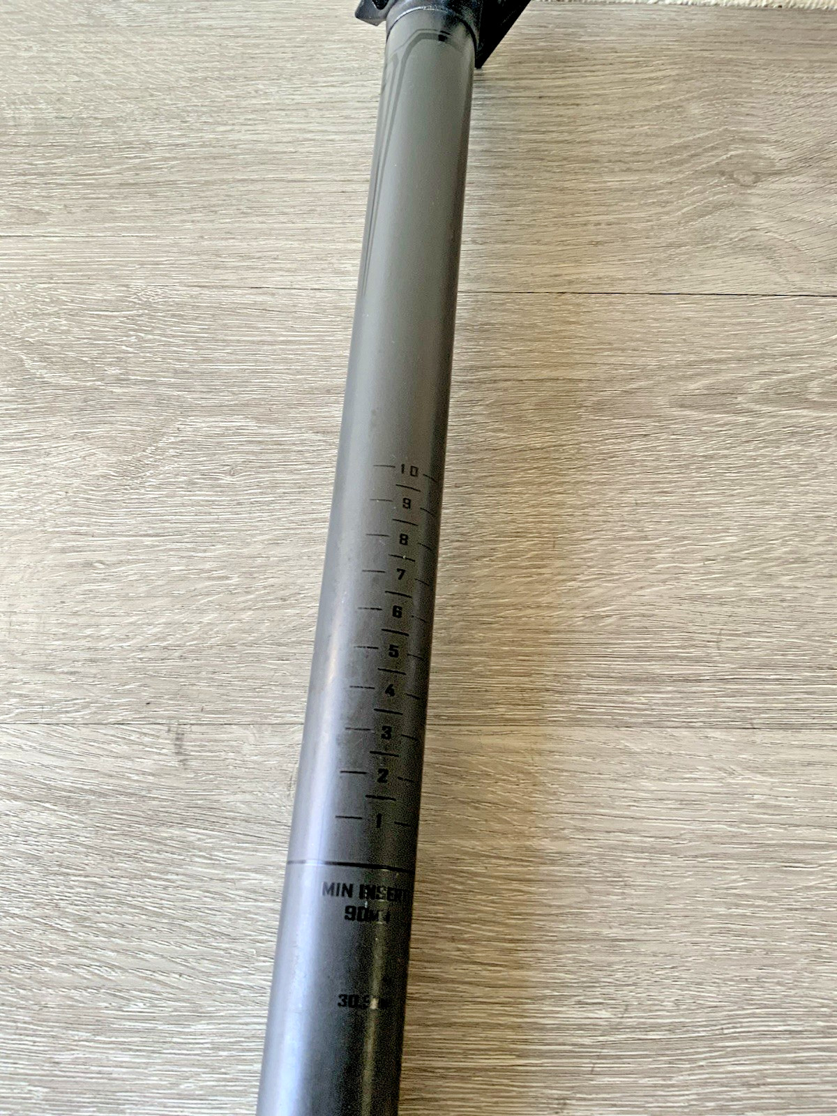 VIPER CARBON SEAT POST 30.8 MM x 400 MM TOTAL LENGTH 272 GRAMS