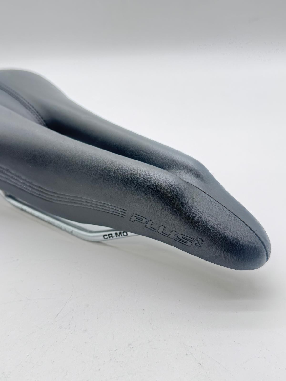 COBB Plus 2 130mm Triathlon Saddle Chromoly Rails