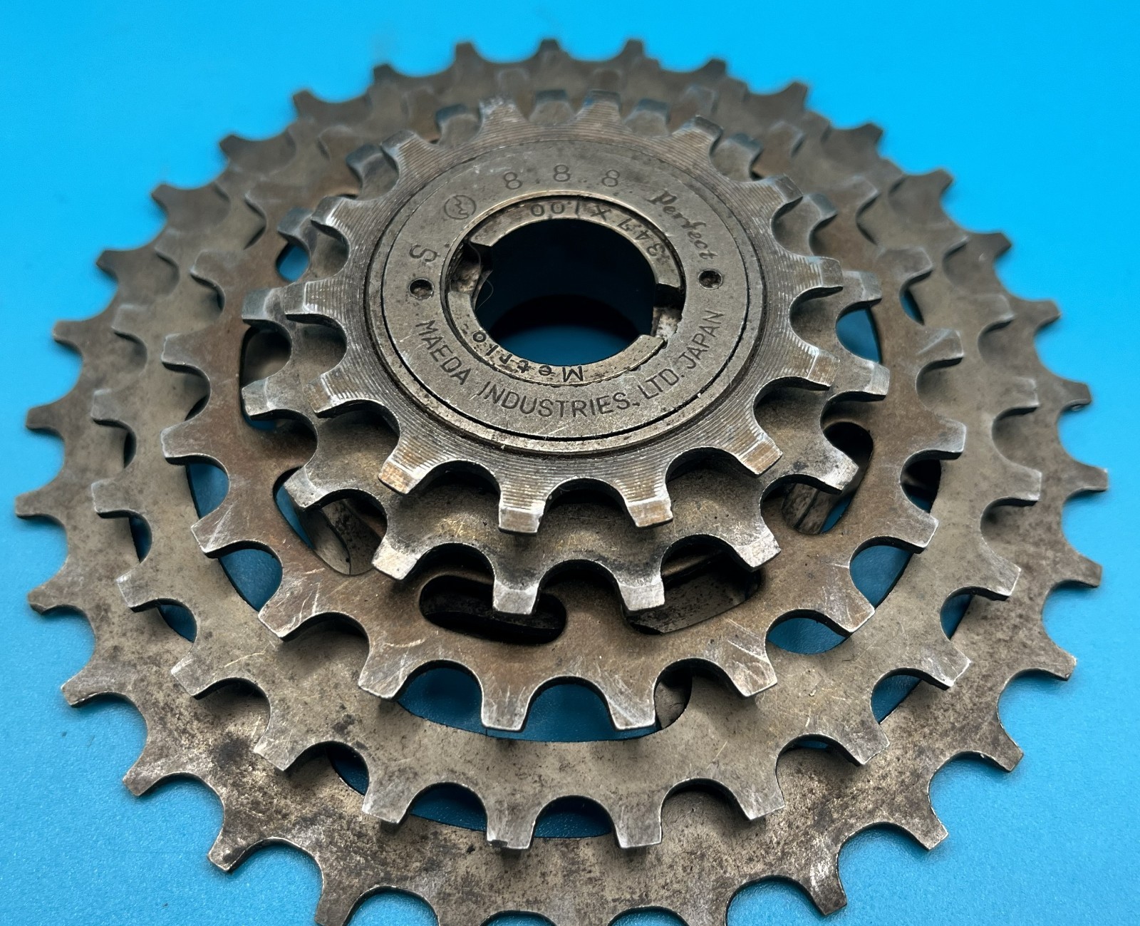 (8U) SunTour Perfect 5-Spd Freewheel METRIC 34.7 x1.00 French Thread 14-32 tooth