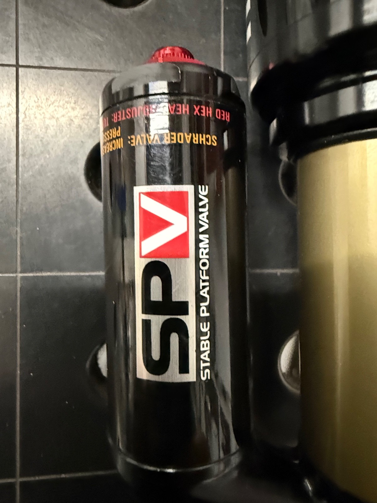Manitou Swinger 4‑Way Adjust SPV Shock 200mm Eye‑to‑Eye Mountain Rear Suspension