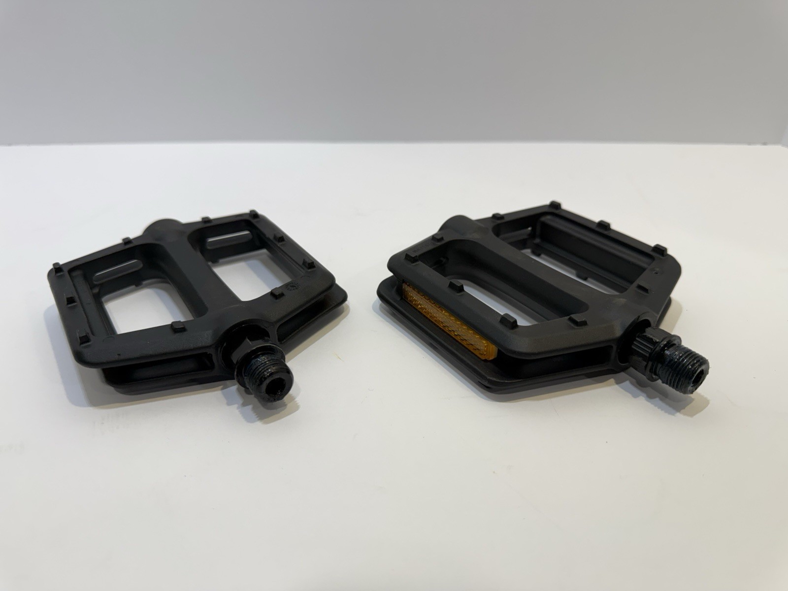 Black Platform Bicycle Pedals 9/16″ Plastic Metal for Mountain City BMX Cruiser