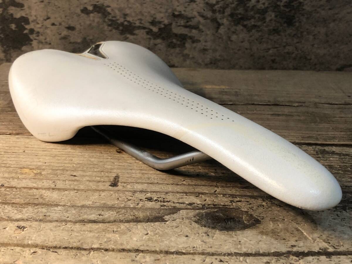 Selle Italia SLR S1 Saddle White 134mm Titanium Rails 140g Lightweight Road bike