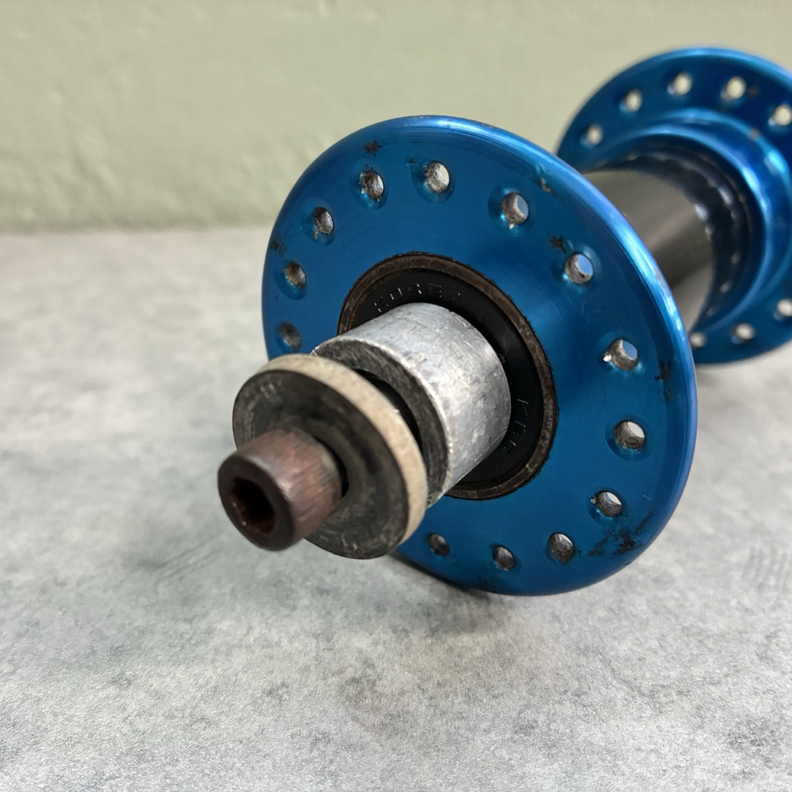Blue / Black Bullseye 32 Hole MTB Sealed Bearing Hubs Vintage MTB / BMX USA Made