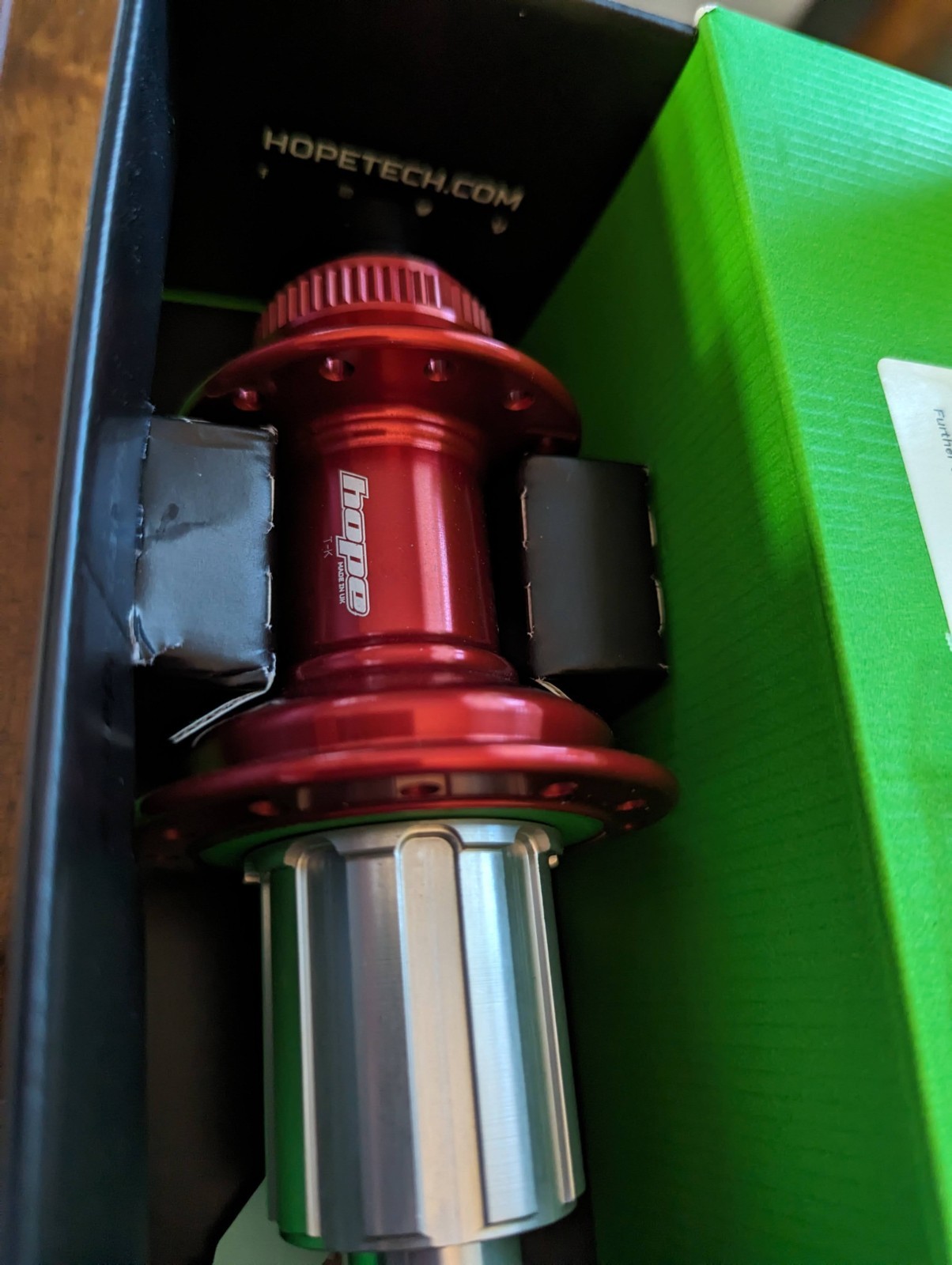 Hope RS4 142/12mm Center Lock CL Disc Road Rear Hub Red Shimano HG11 24h