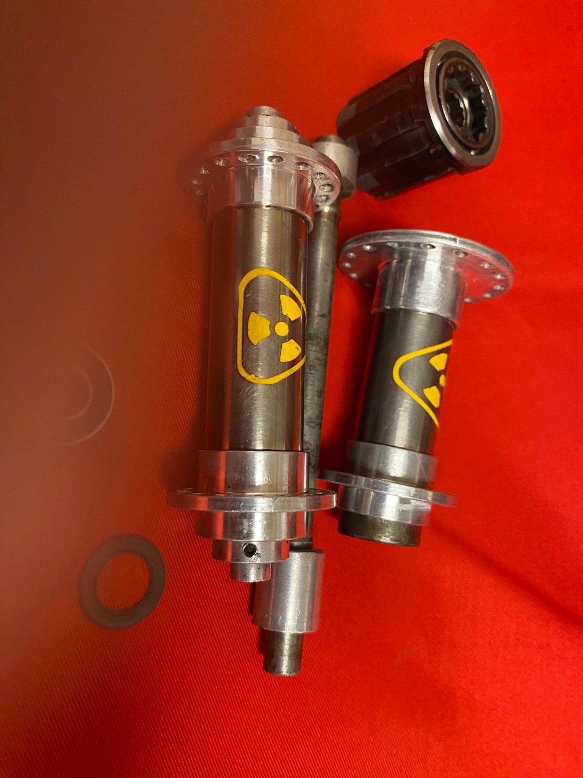 2 sets vtg NUKE PROOF hub Set F/R 32 hole