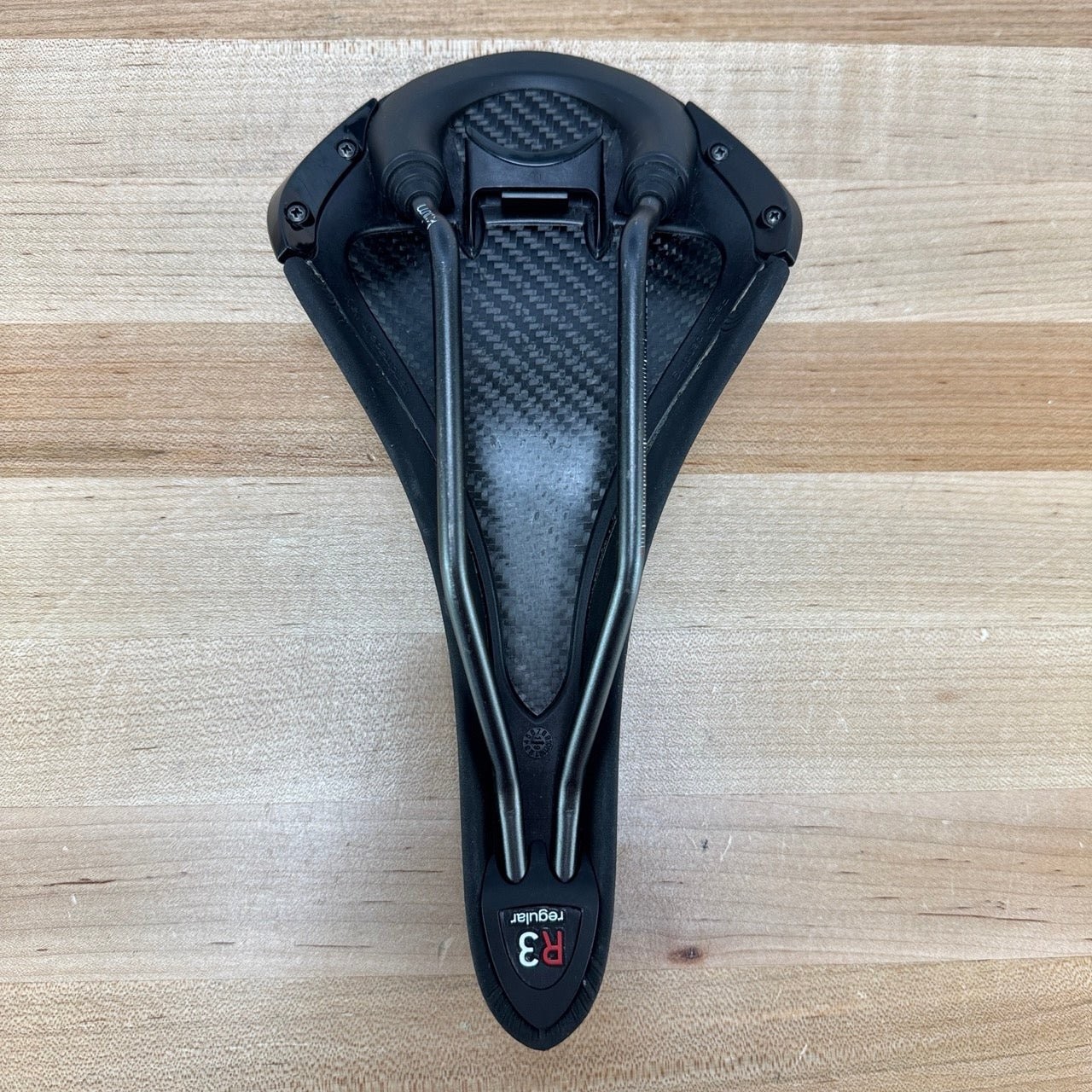 Fizik Aliante R3 7x7mm Kium Rails 138mm Bike Saddle 226g