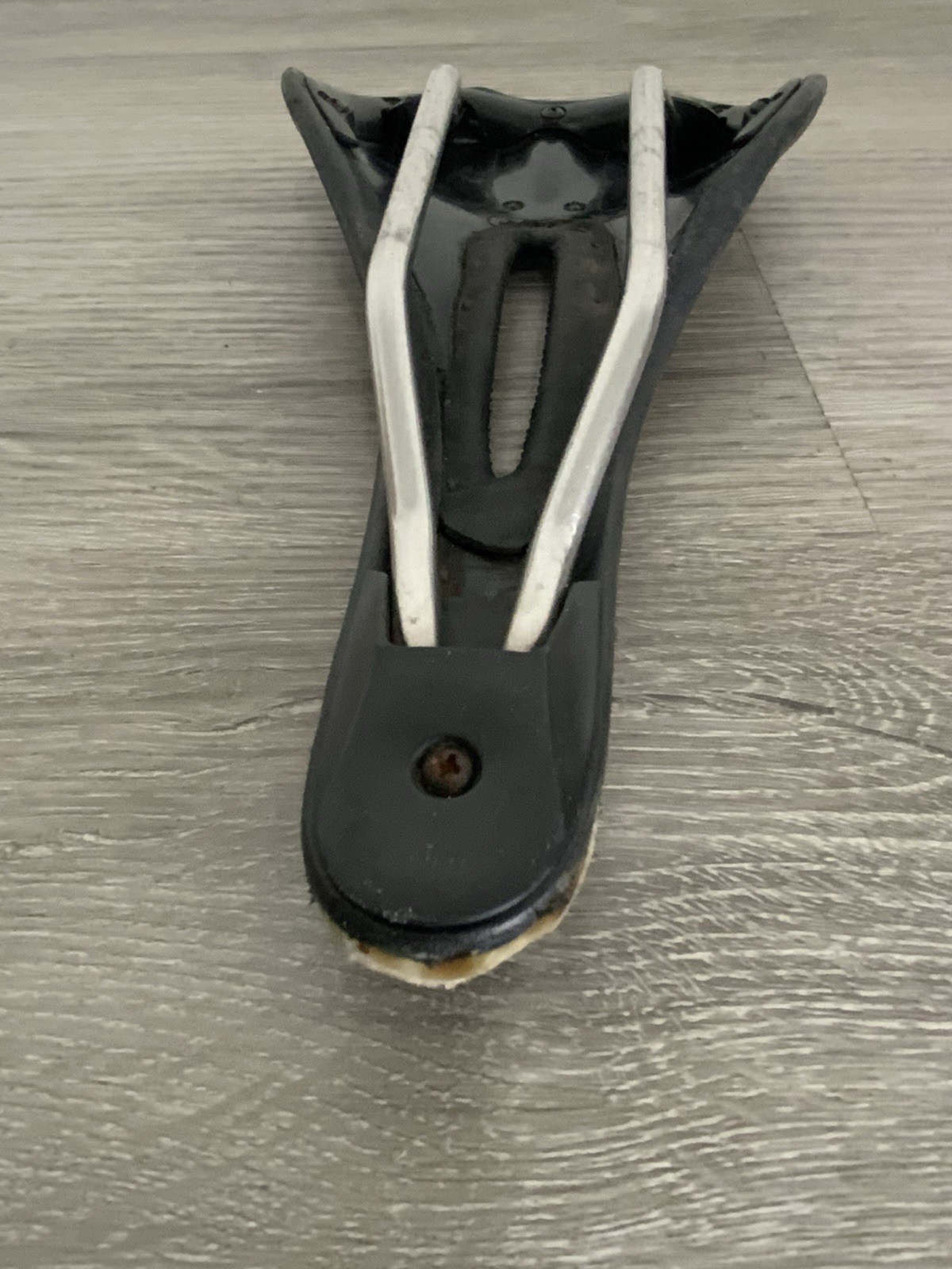 FORTE PRO SLX ROAD BIKE SADDLE TITANIUM STAYS 206 GRAMS 128 MM X 272 MM