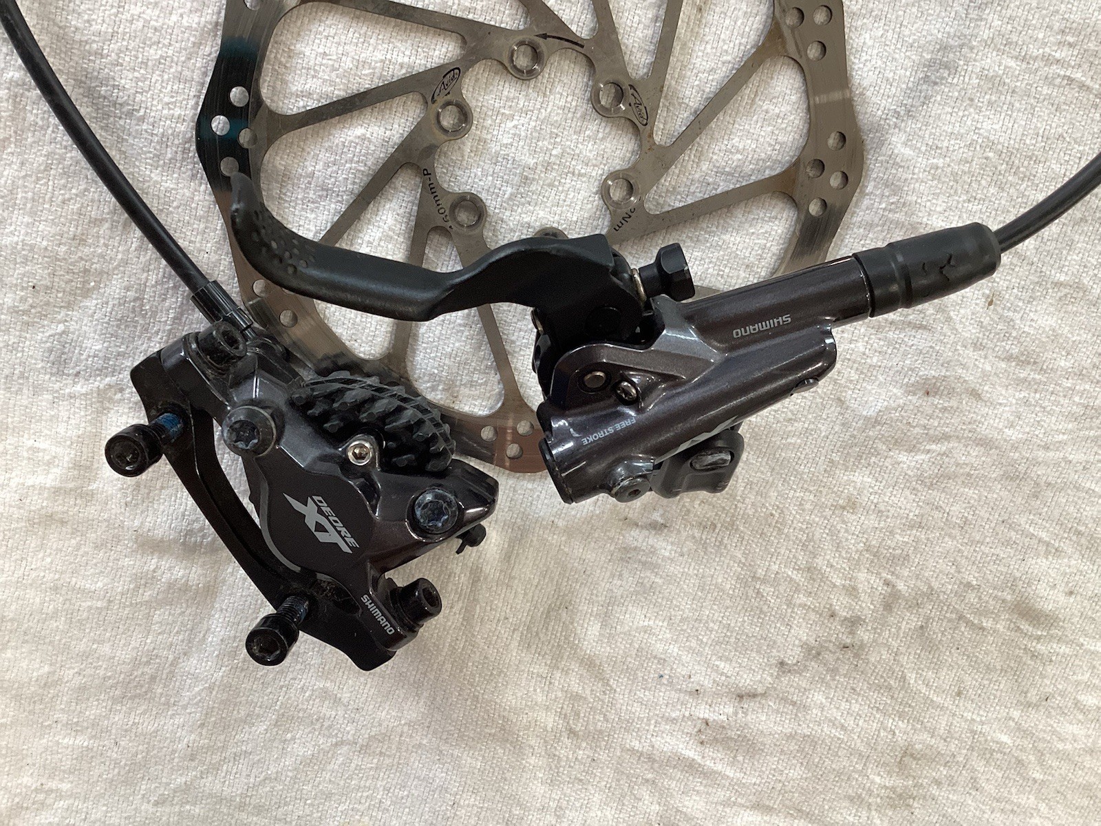 Shimano Deore XT BL-M8000 Left Hydraulic Disc Brake 27” / 160mm Avid Rotor
