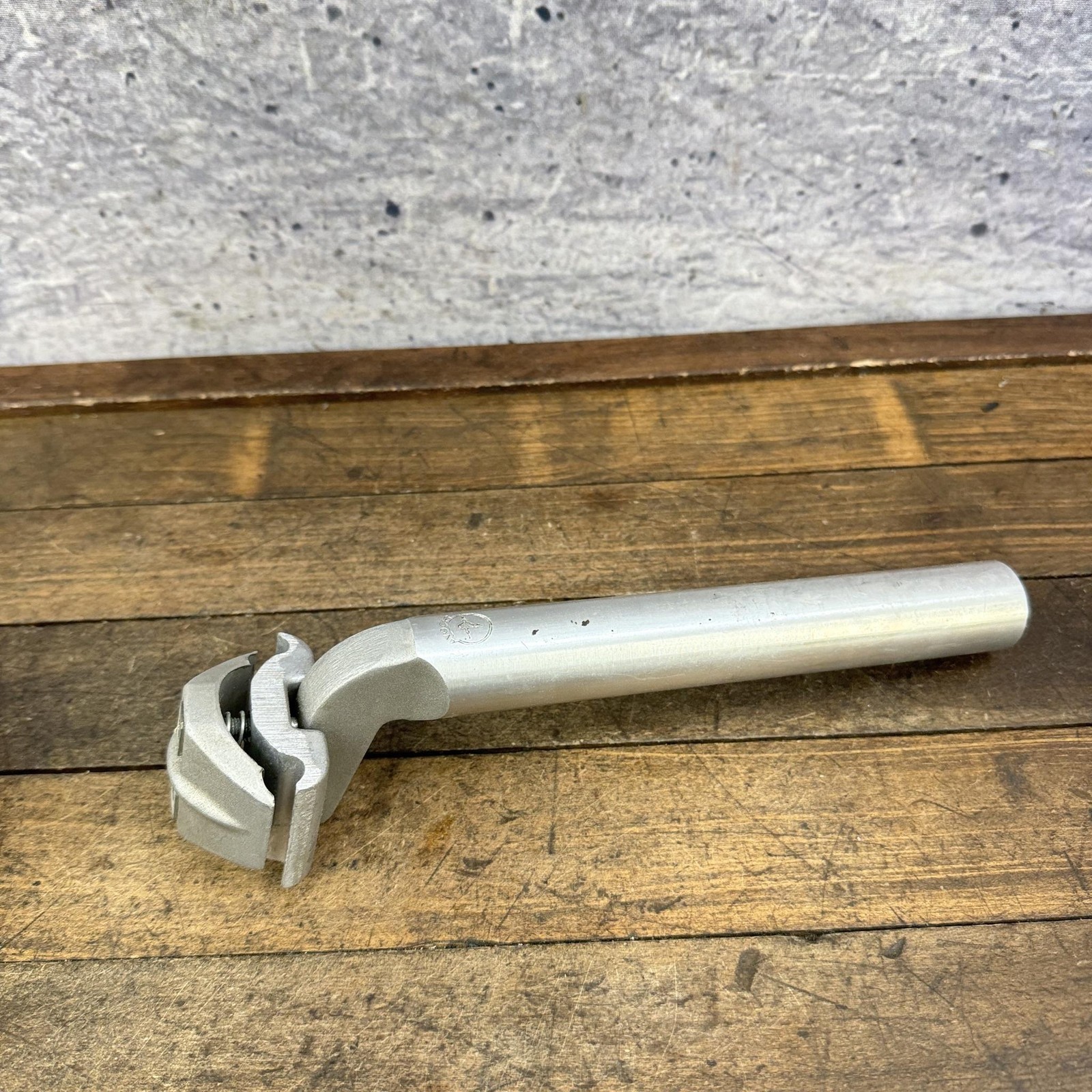 Vintage Avocet Seatpost 27mm Silver Alloy 27mm 8.5in Road Bike Box