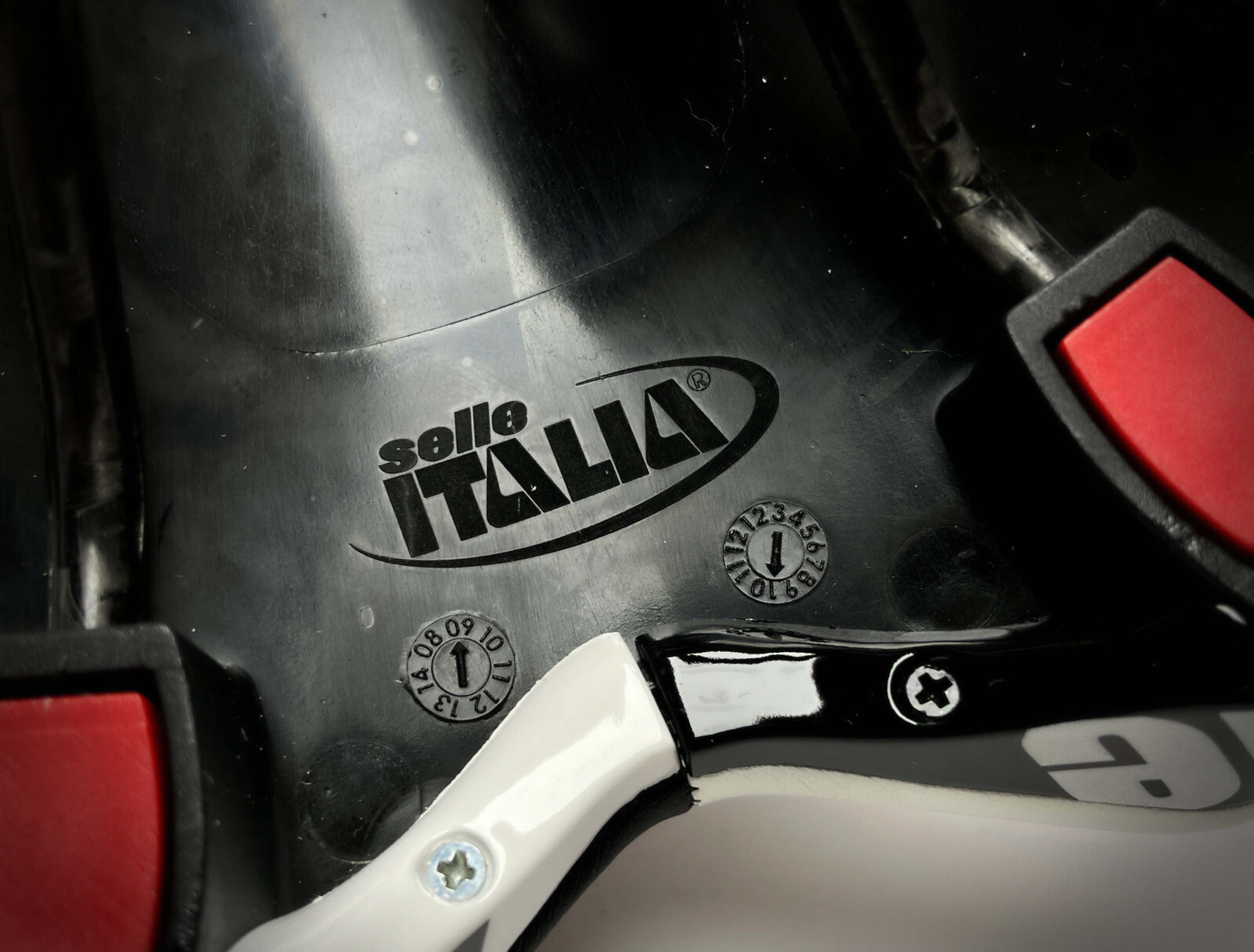 Nos Selle Italia Turbomatic White And Black Leather Saddle Carbon New From 2009