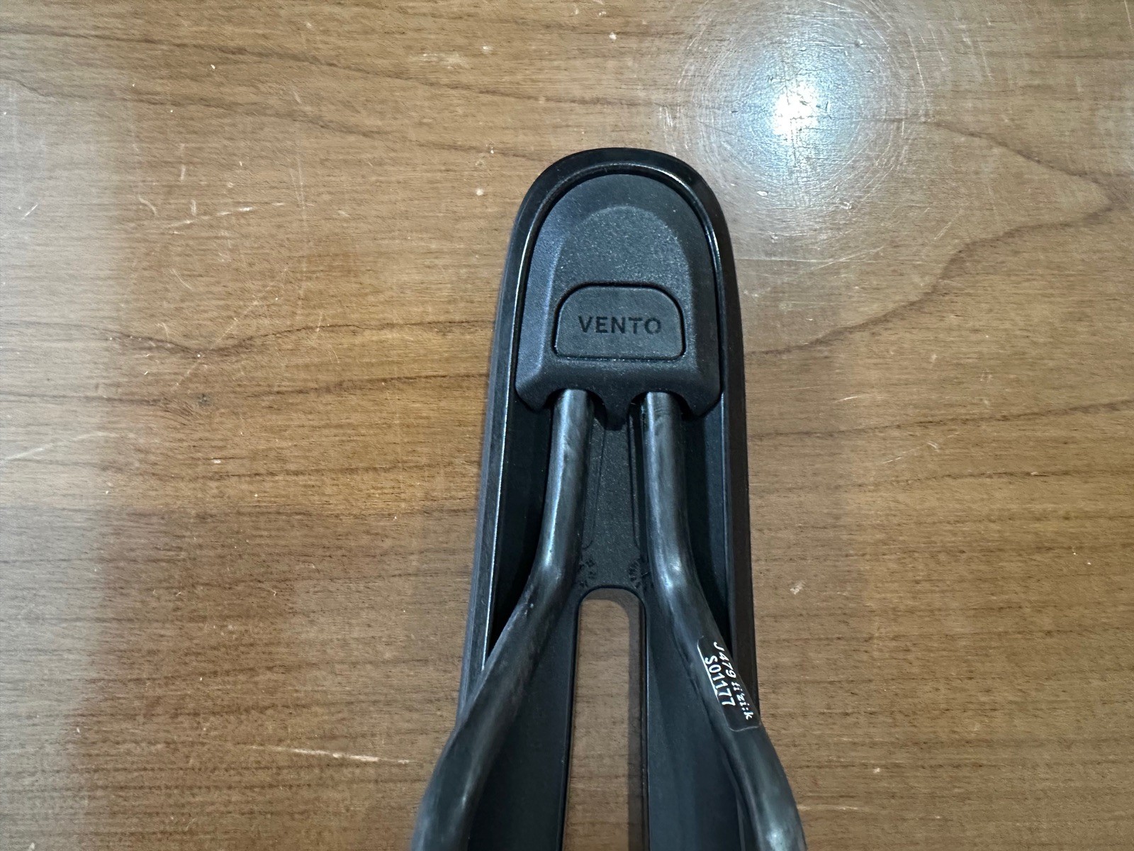 Fizik Vento Antares R1 150 mm Road Cycling Bike Saddle CARBON Rails, Black