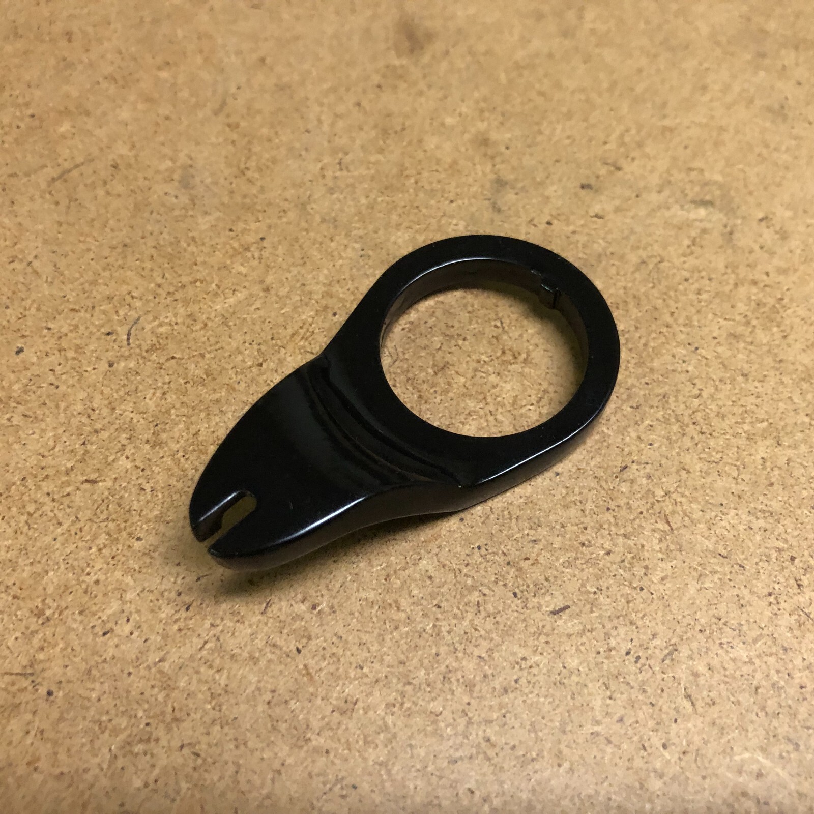 New KALLOY Threaded Headset Cable Hanger 1-1/8″ 28.6mm Anodized Black