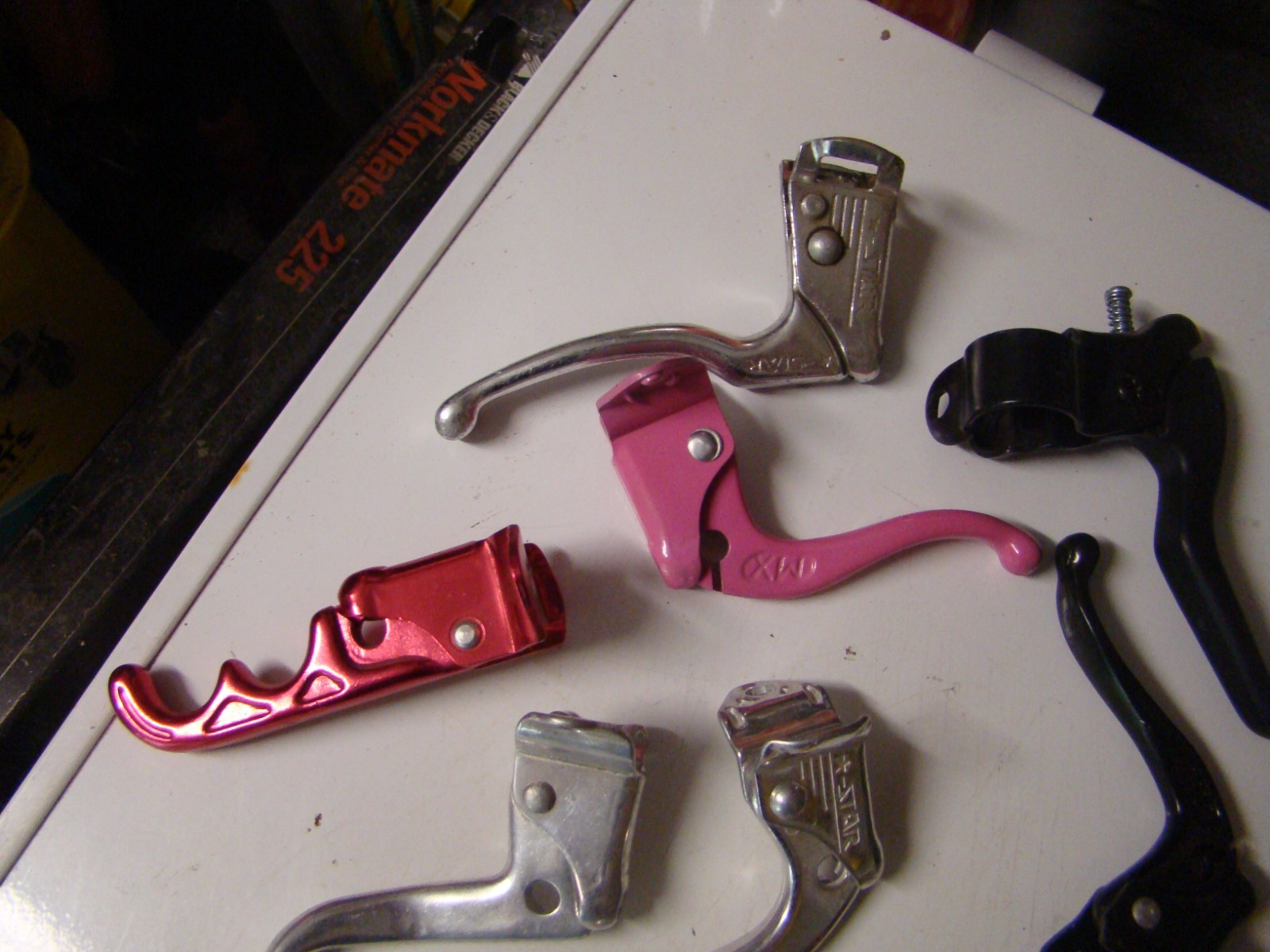 ASSORTED CHANG STAR BRAKE LEVERS ( MOST NEED CLAMPS )