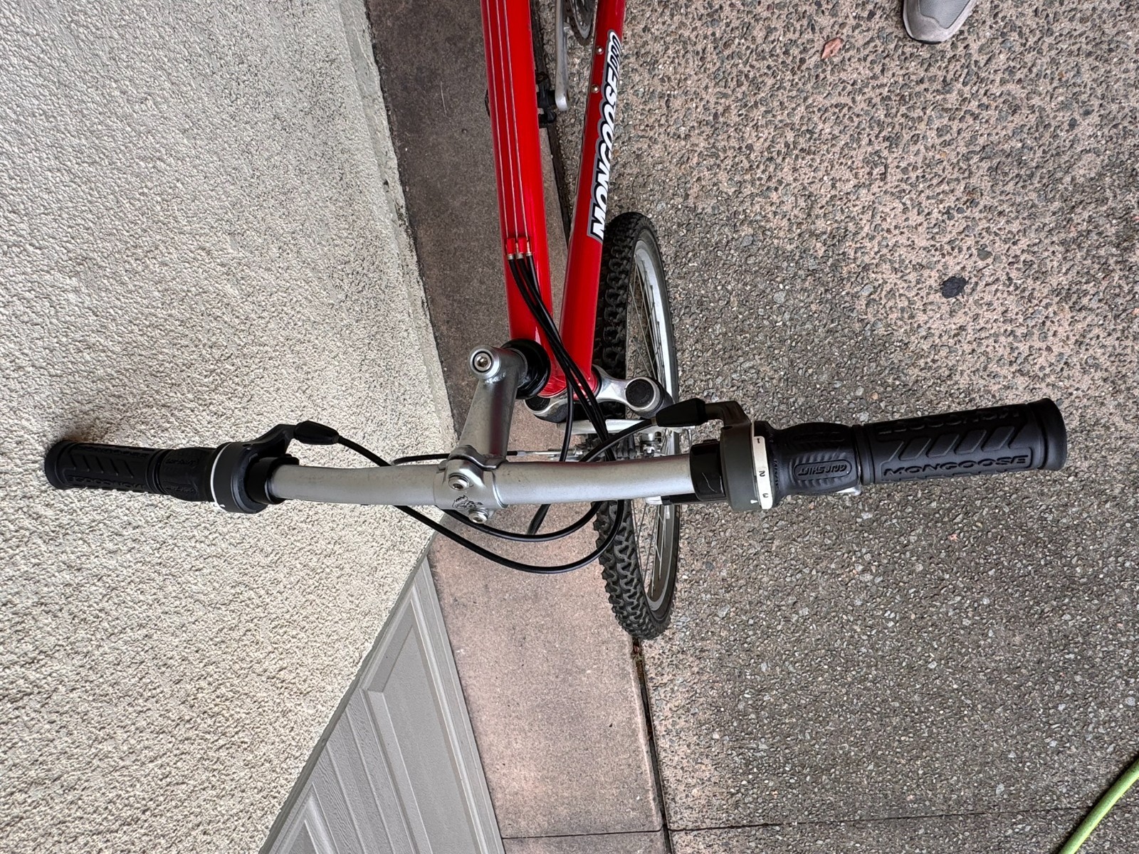 Bike Mongoose Pro DX 3.3