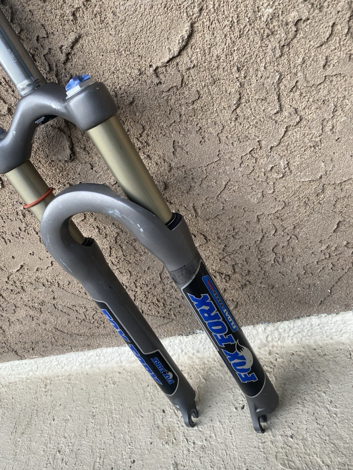 Gray Fox Racing Float 100 RL Straight 1-1/8″ 9mm X 100mmQR 26″ Fork