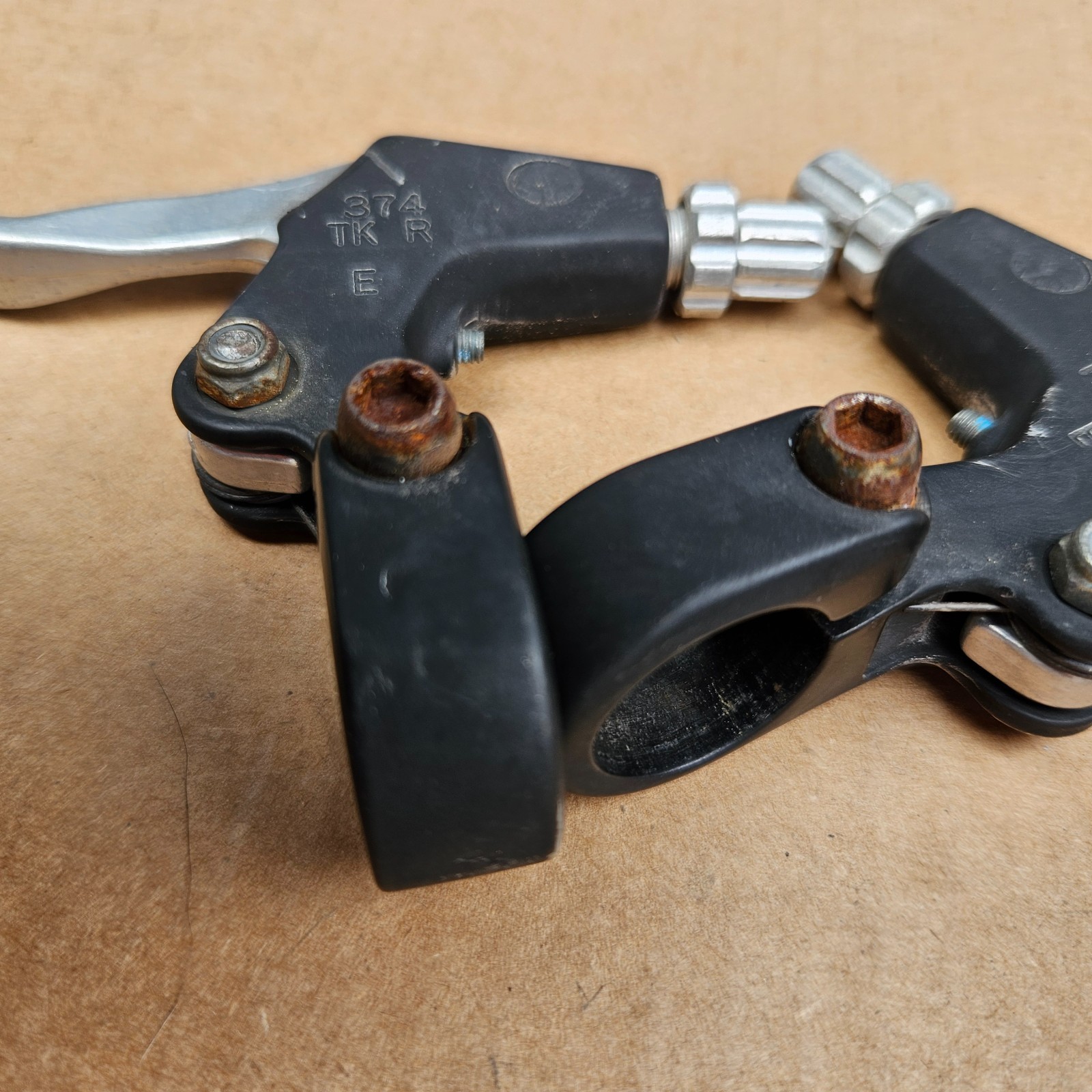 Tektro TK Mountain Bike Brake Levers Left Right Set for Disc or V Brake