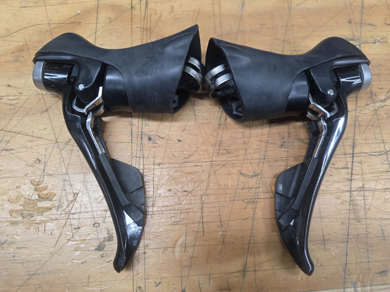 Shimano 105 ST-R7000 2×11-Speed STI Shifters Left/Right Set w/TRP Spyre calipers