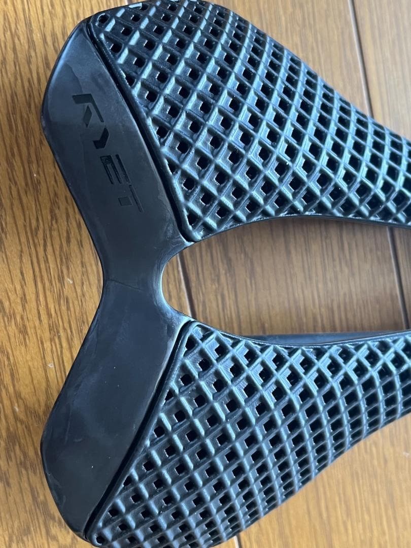 Extremely beautiful item! RYET RT10 Carbon 3D Saddle Short Nose SLR