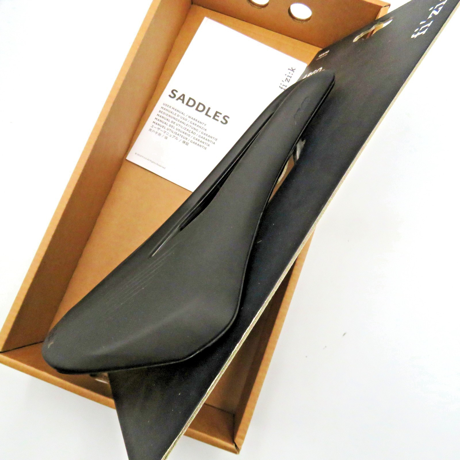 Fizik Vento Argo R1 150mm Saddle Carbon Rails Black