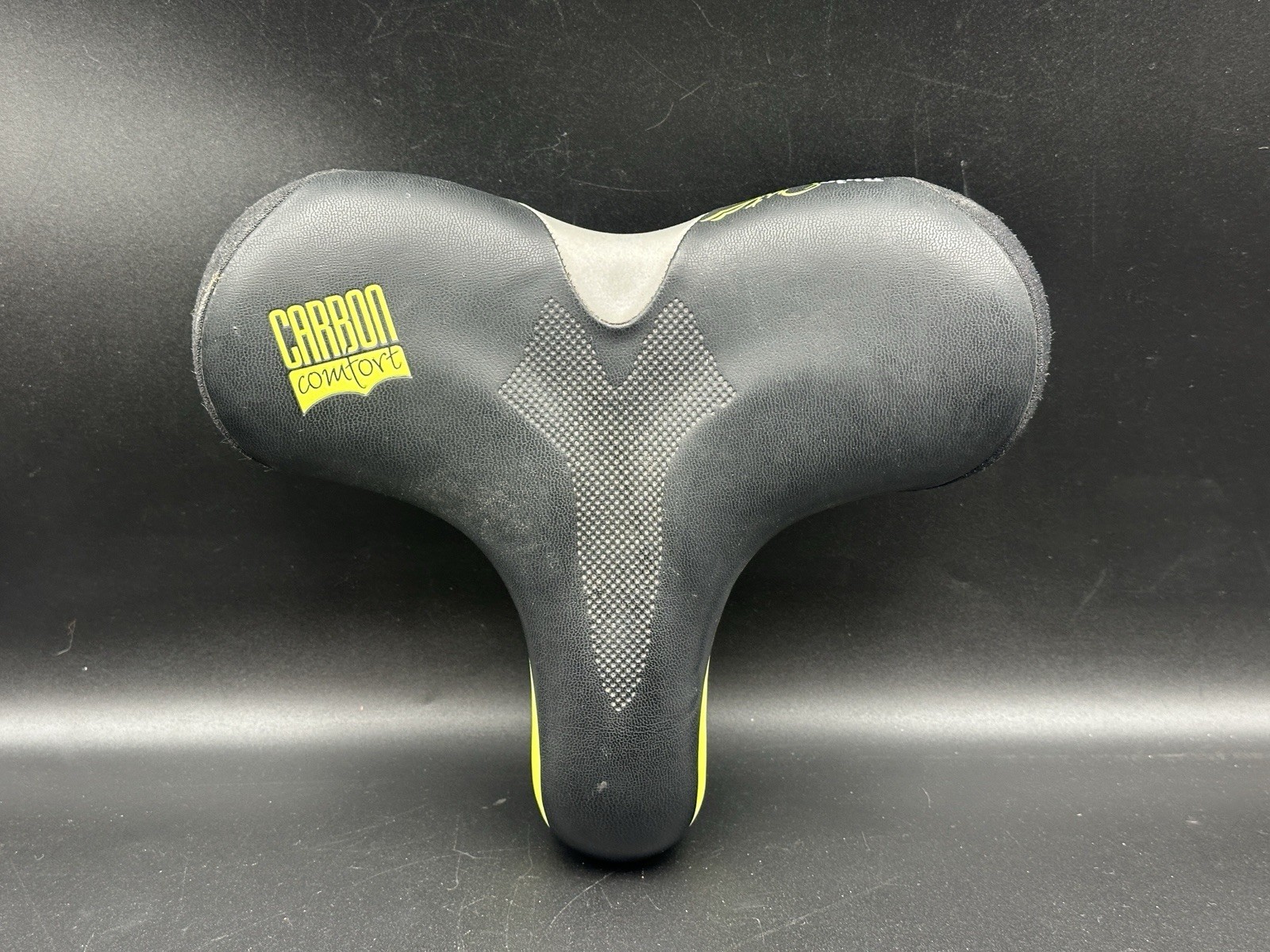 RideOut Technologies Carbon Comfort Saddle Short Nose Green Black Unique Shape
