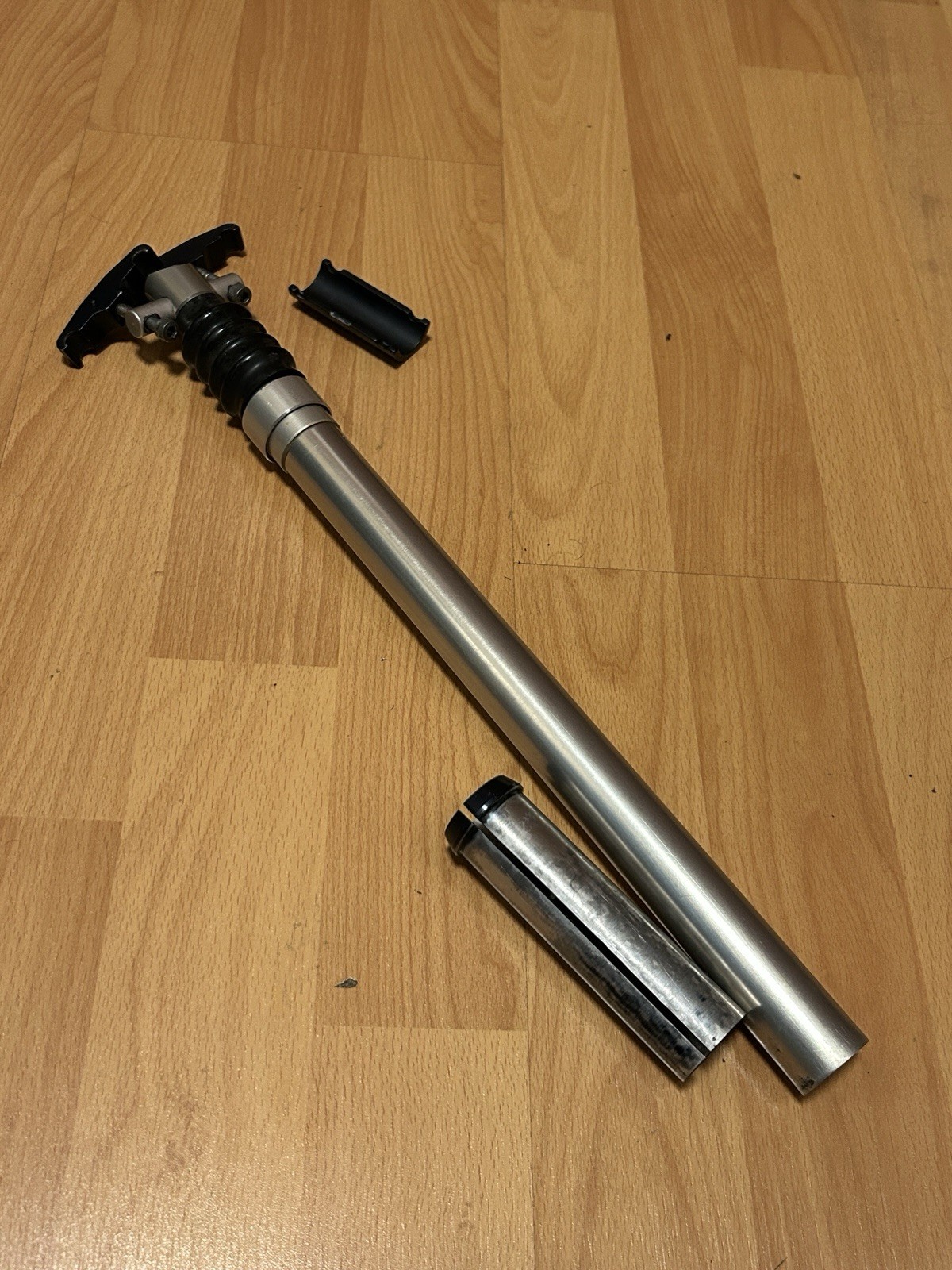 U.S.E. XCR Shockpost Suspension Bike Seatpost 26.8 Vintage 90s MTB Kult Alien