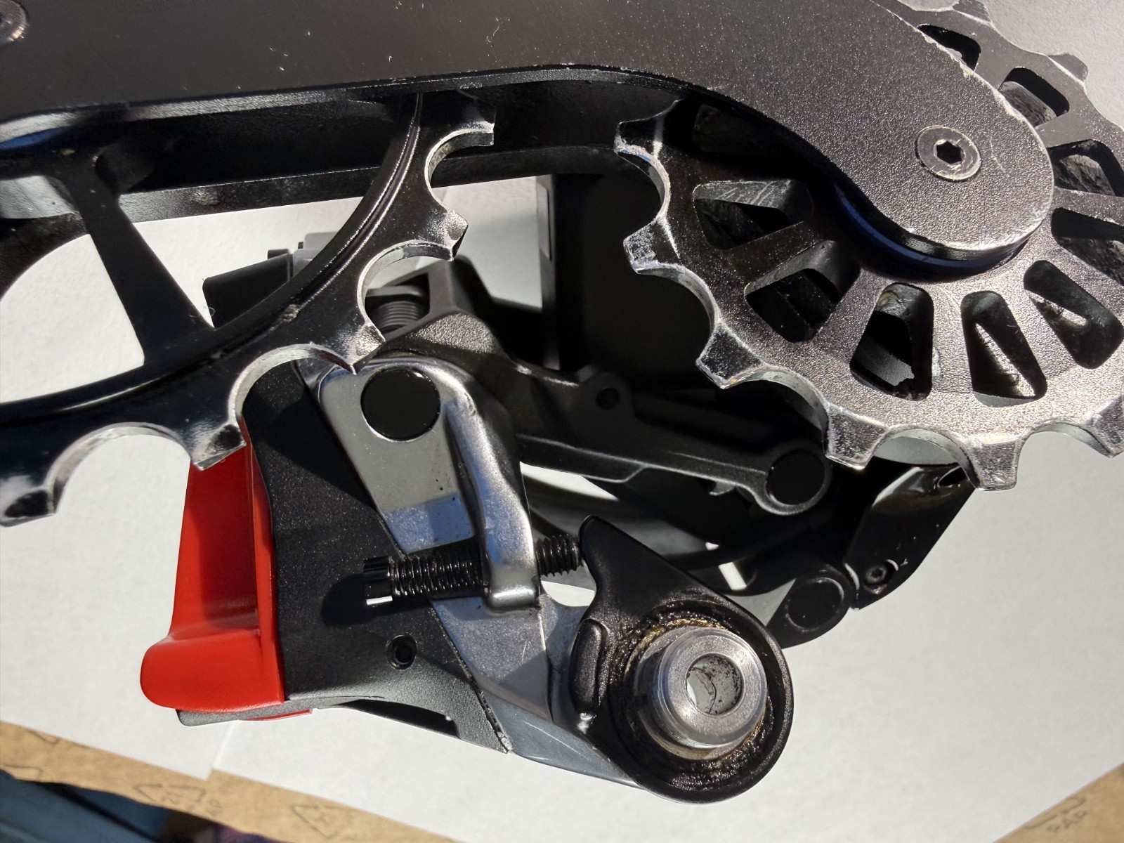 SRAM Red AXS eTap D1 Electronic 12-Spd Rear Derailleur & Black Kogel Kolossos