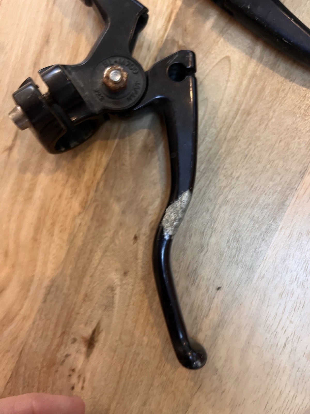 SHIMANO BL-M700 Brake Levers Ø22.2 Clamp 4 Finger Grip in Black